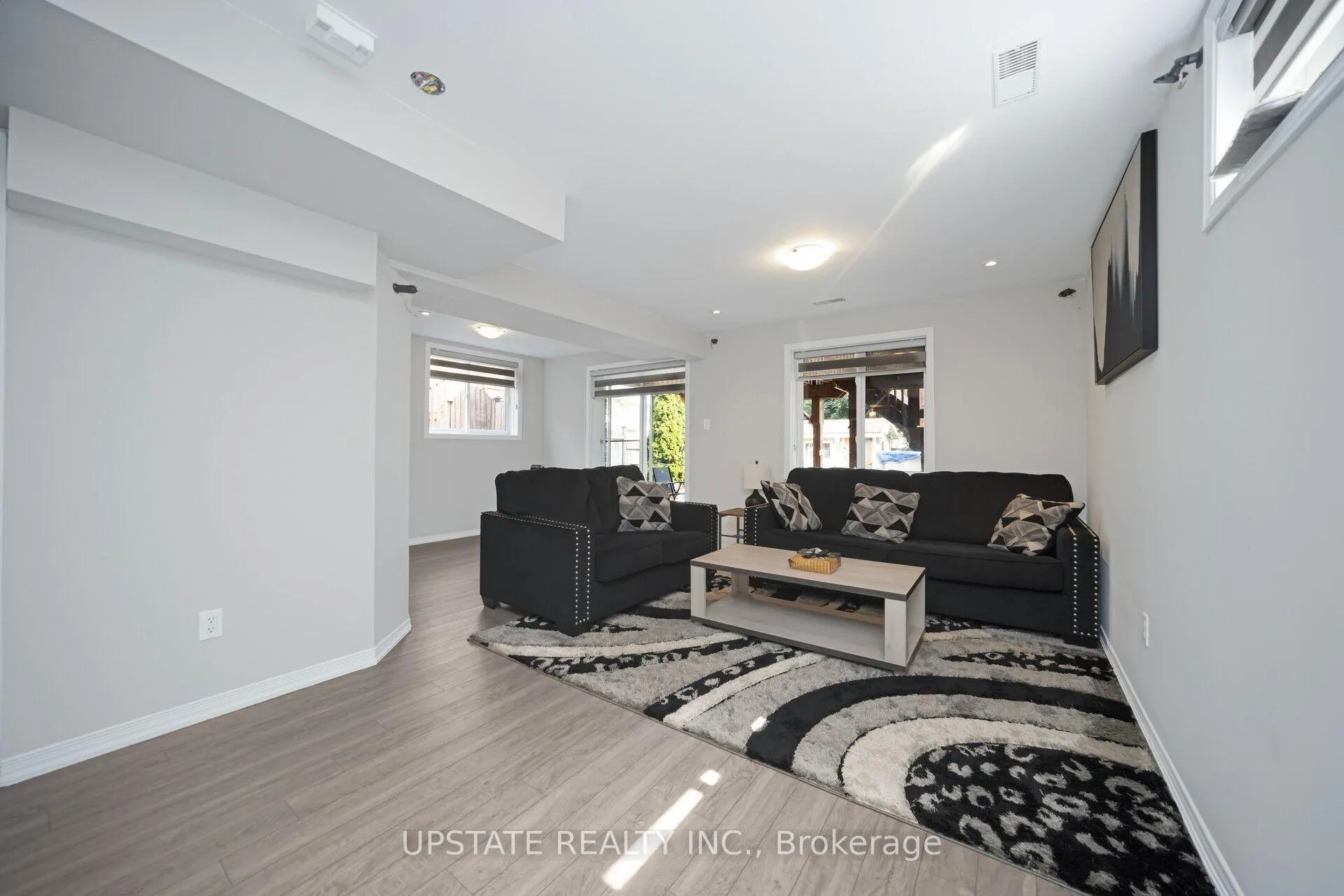 Photo 22 of 16 Settlers Road, Orangeville — HOMEH
