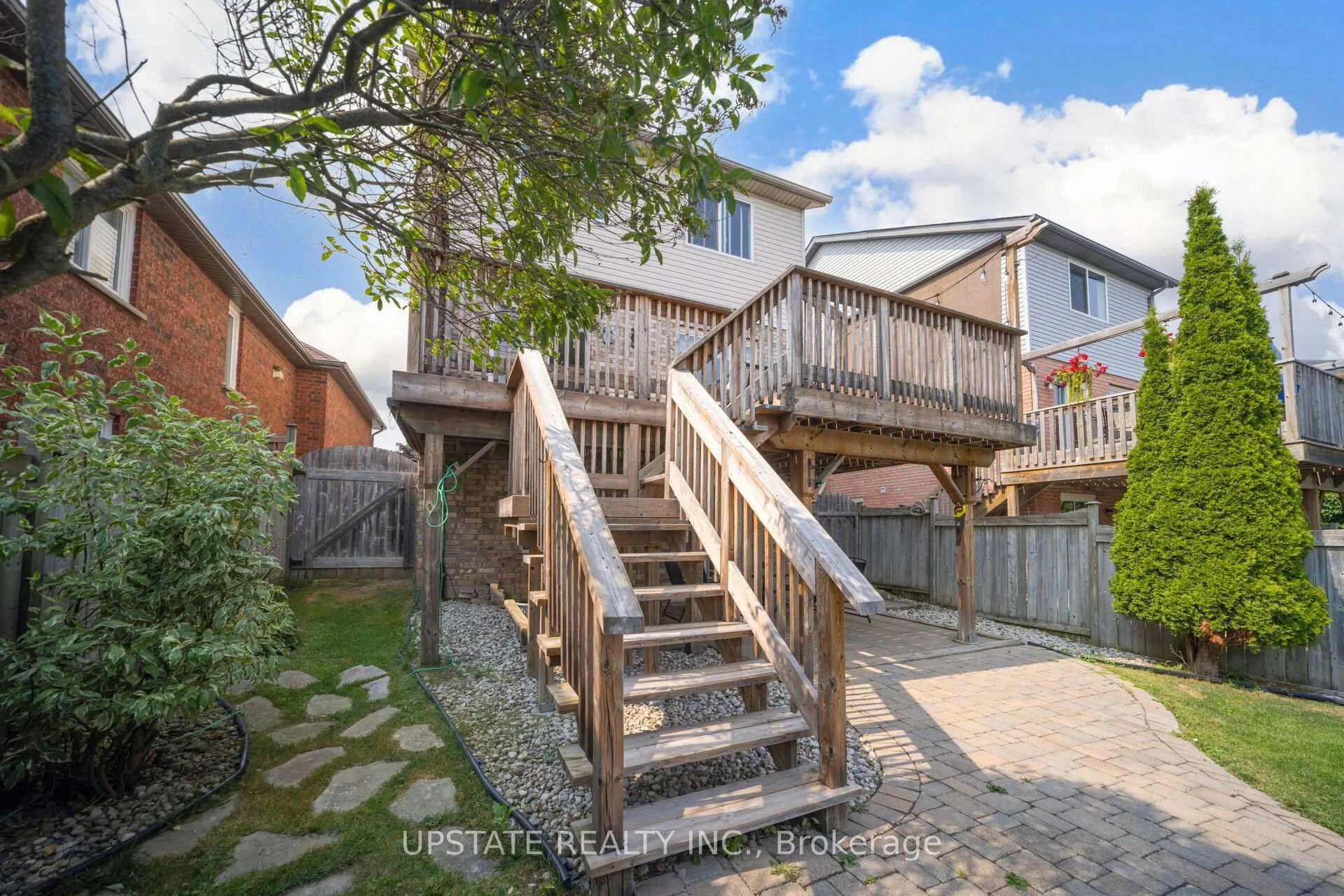 Photo 31 of 16 Settlers Road, Orangeville — HOMEH