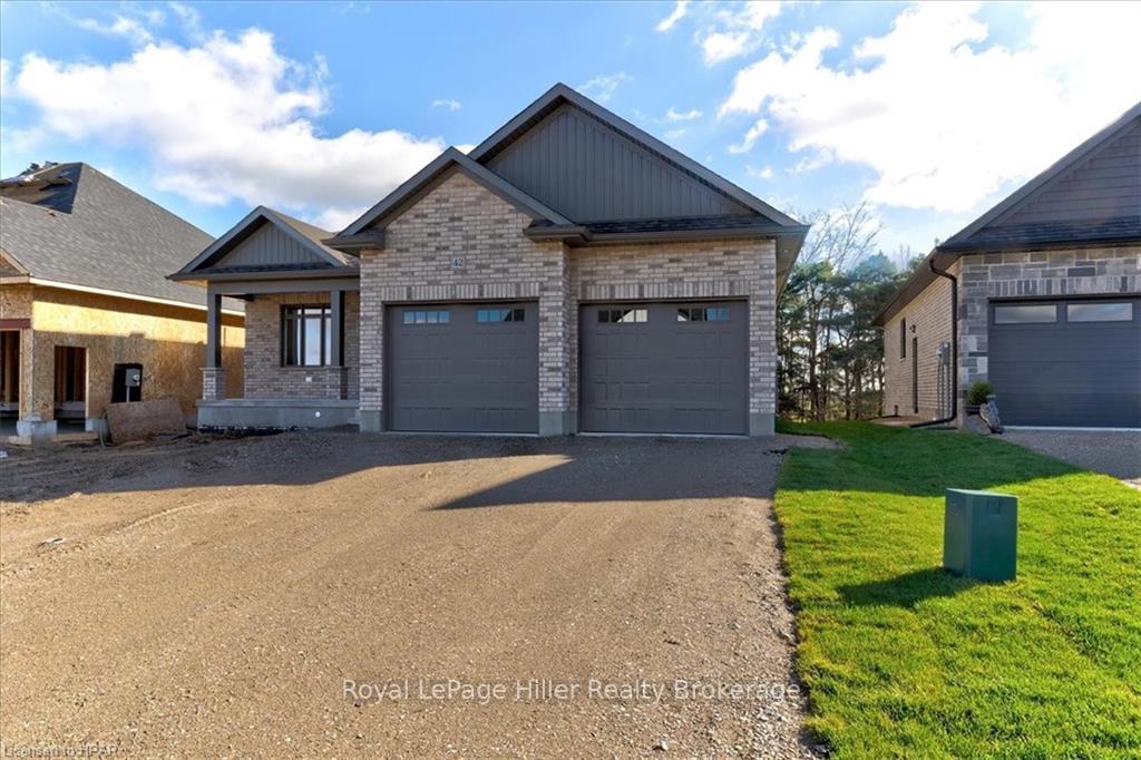 Photo 2 of 42 Avery Place, Perth East, Milverton — HOMEH