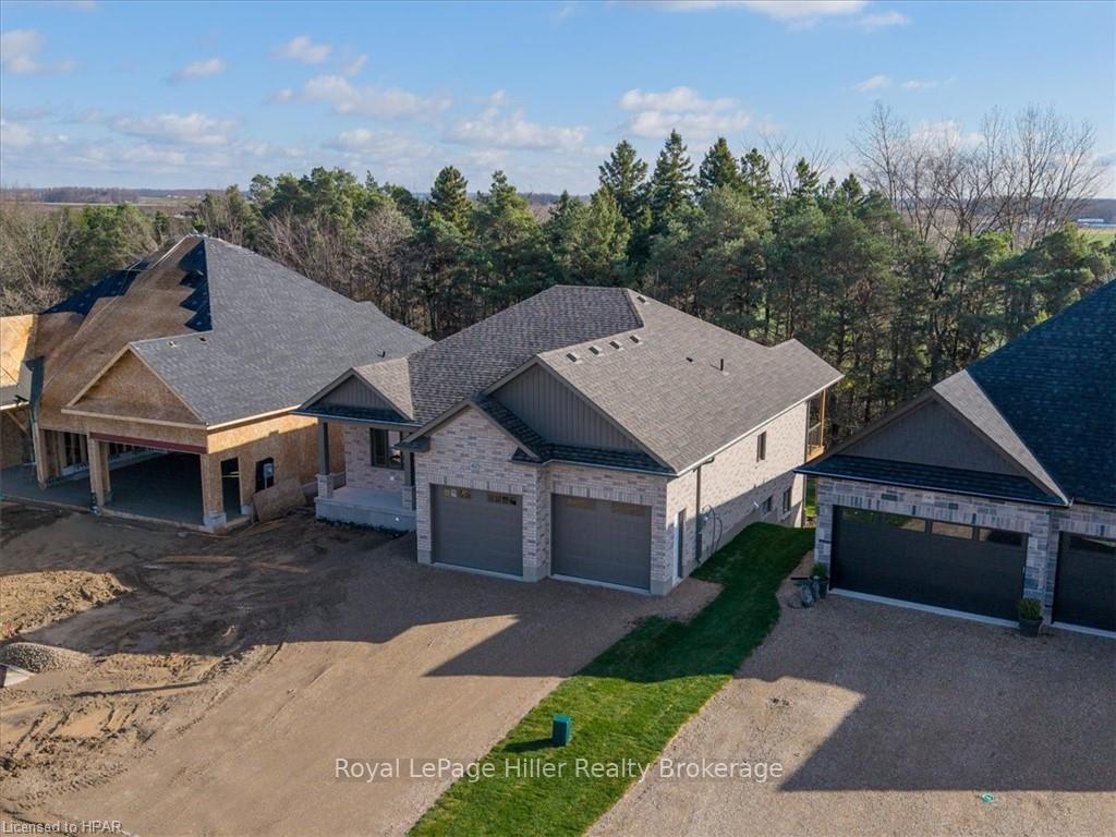 Photo 4 of 42 Avery Place, Perth East, Milverton — HOMEH