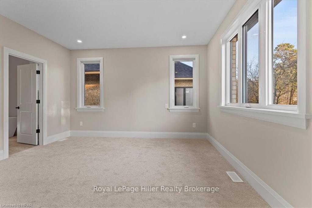 Photo 10 of 42 Avery Place, Perth East, Milverton — HOMEH