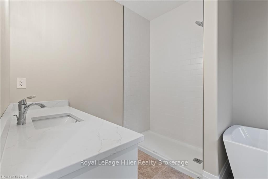 Photo 11 of 42 Avery Place, Perth East, Milverton — HOMEH