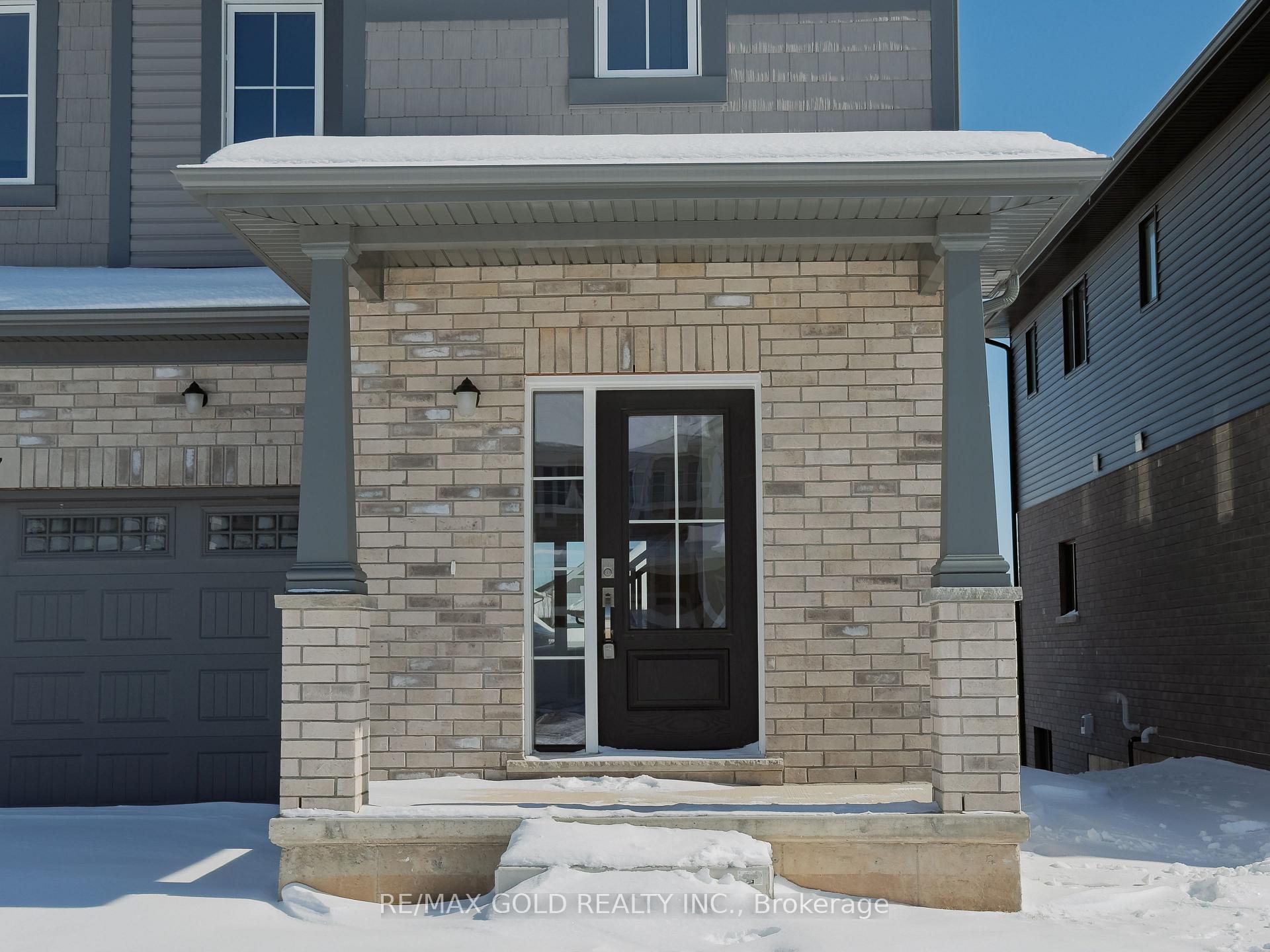 Photo 2 of 37 Samuel Avenue, Pelham, Fonthill — HOMEH