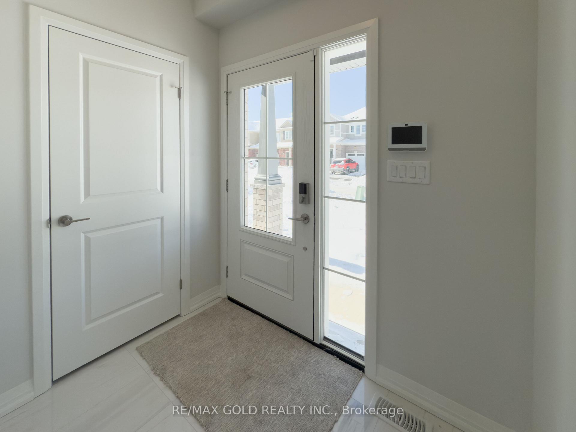 Photo 3 of 37 Samuel Avenue, Pelham, Fonthill — HOMEH