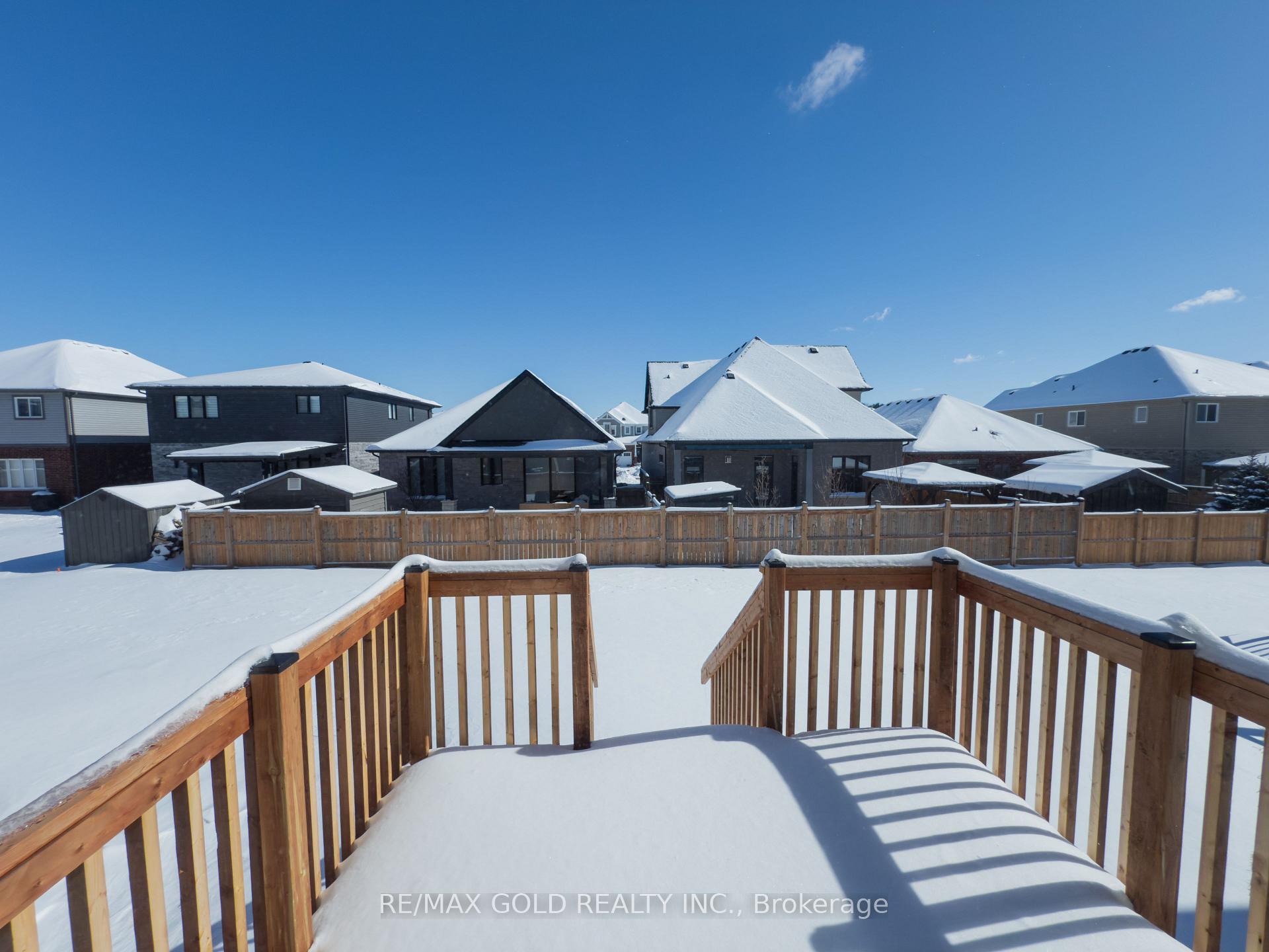 Photo 9 of 37 Samuel Avenue, Pelham, Fonthill — HOMEH
