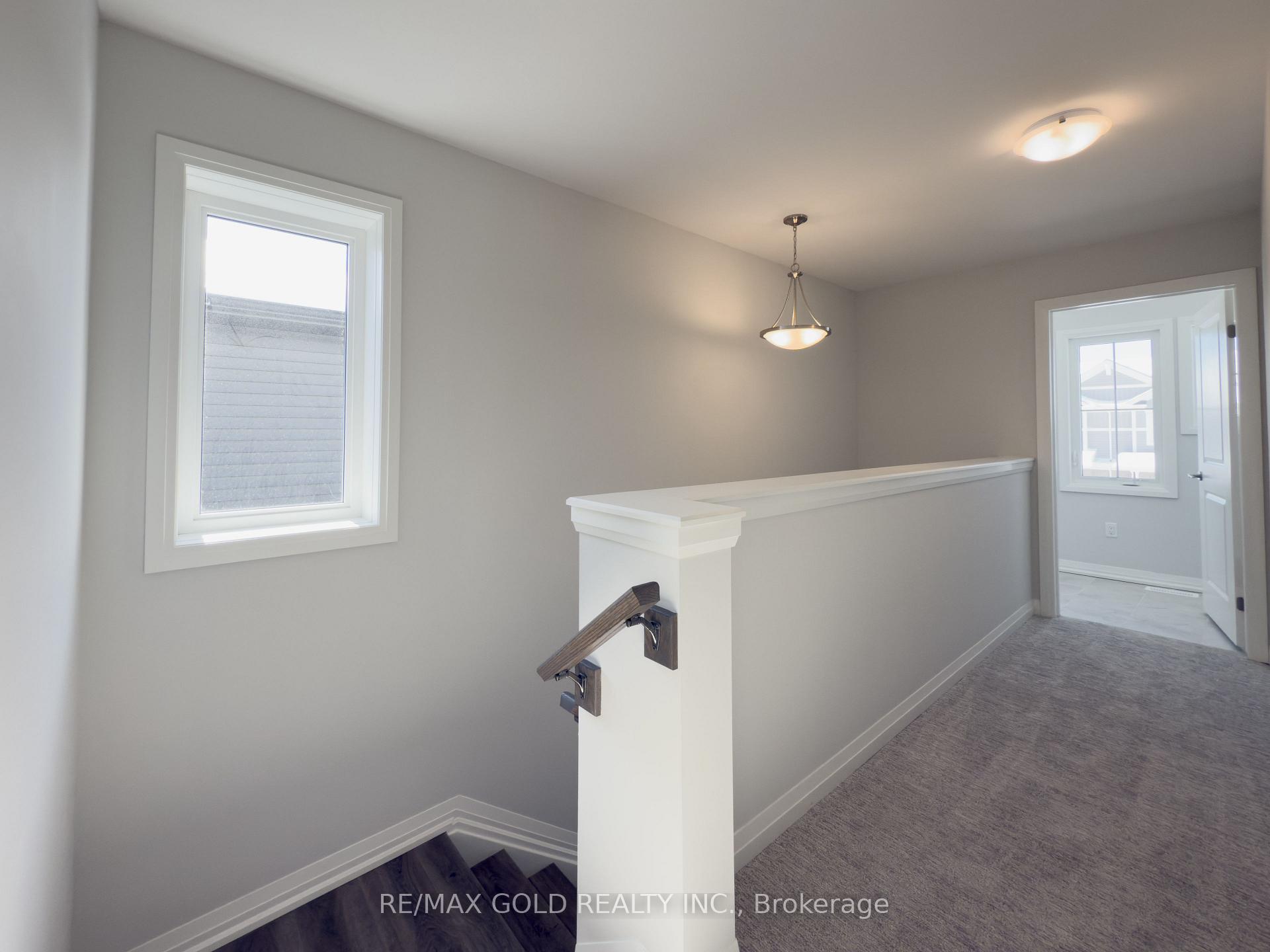 Photo 10 of 37 Samuel Avenue, Pelham, Fonthill — HOMEH