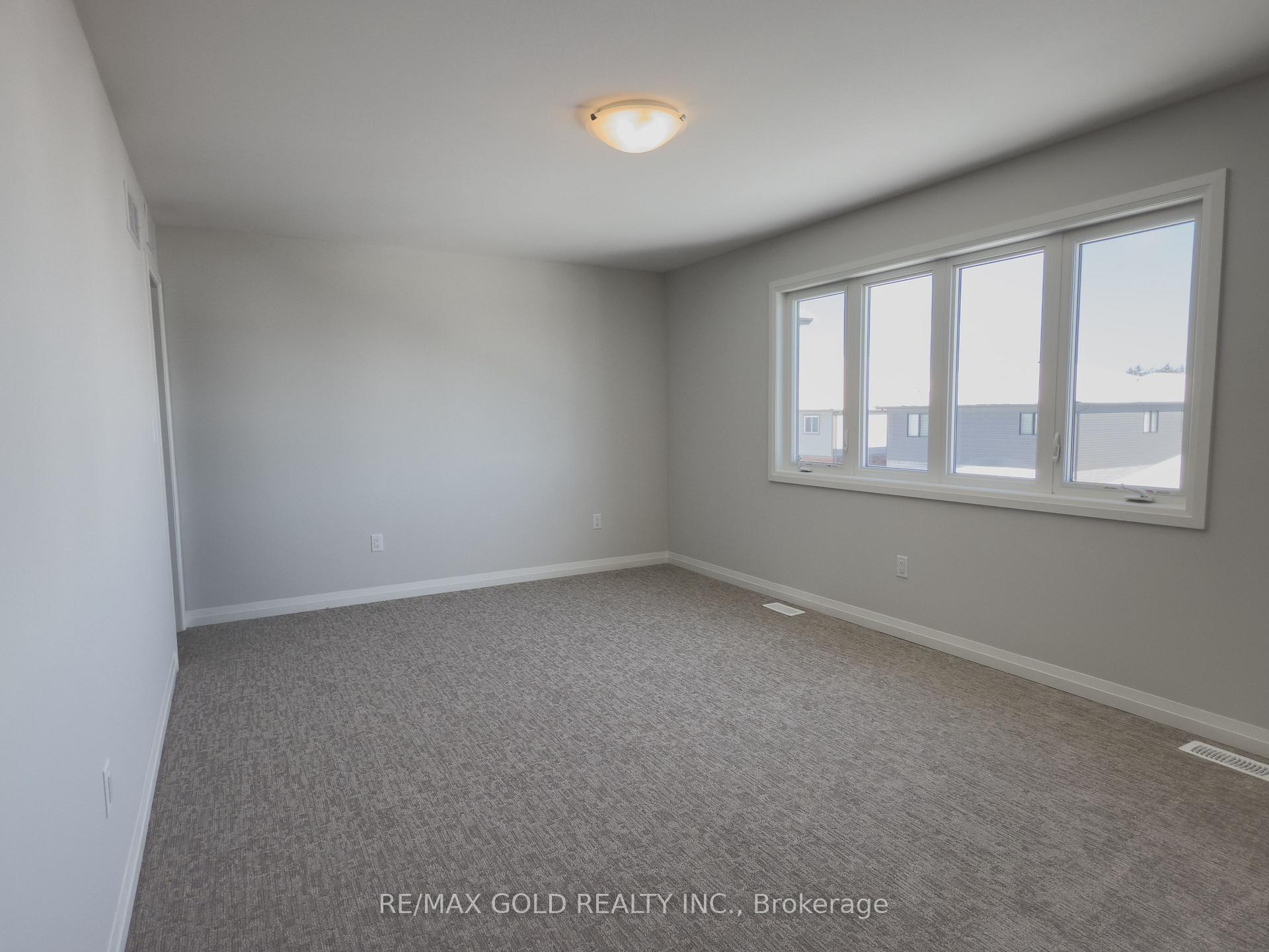 Photo 14 of 37 Samuel Avenue, Pelham, Fonthill — HOMEH