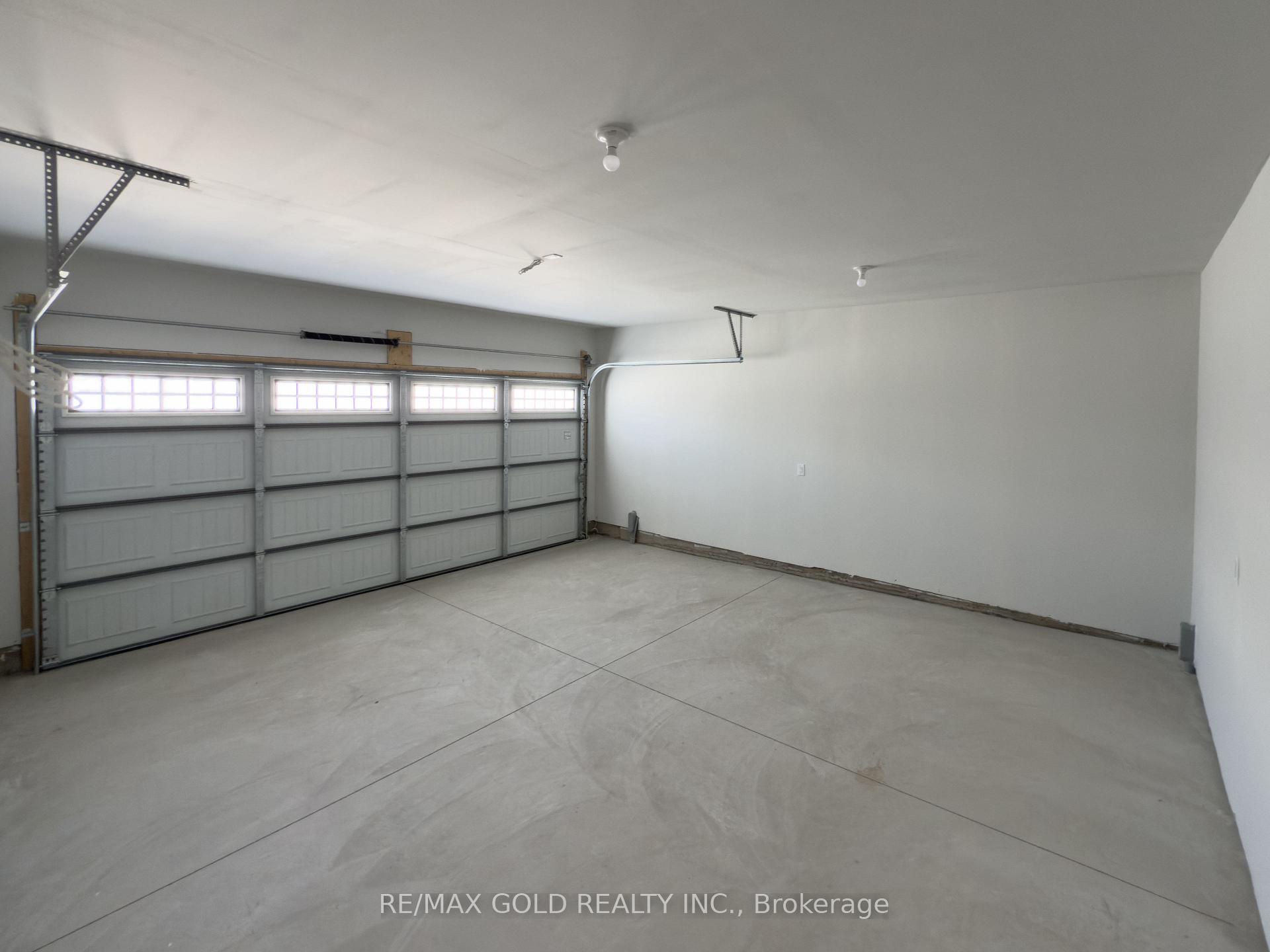 Photo 22 of 37 Samuel Avenue, Pelham, Fonthill — HOMEH