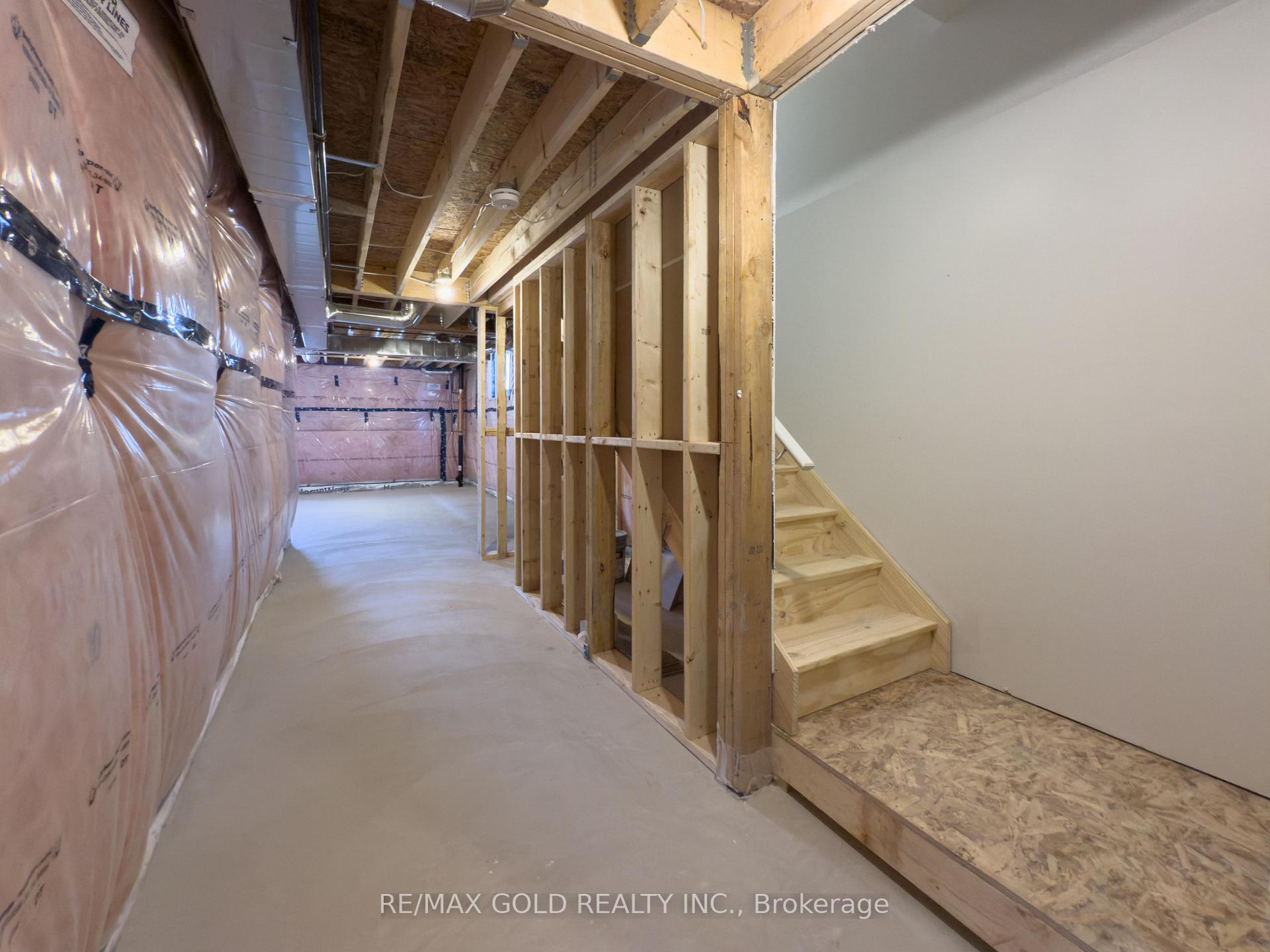 Photo 23 of 37 Samuel Avenue, Pelham, Fonthill — HOMEH