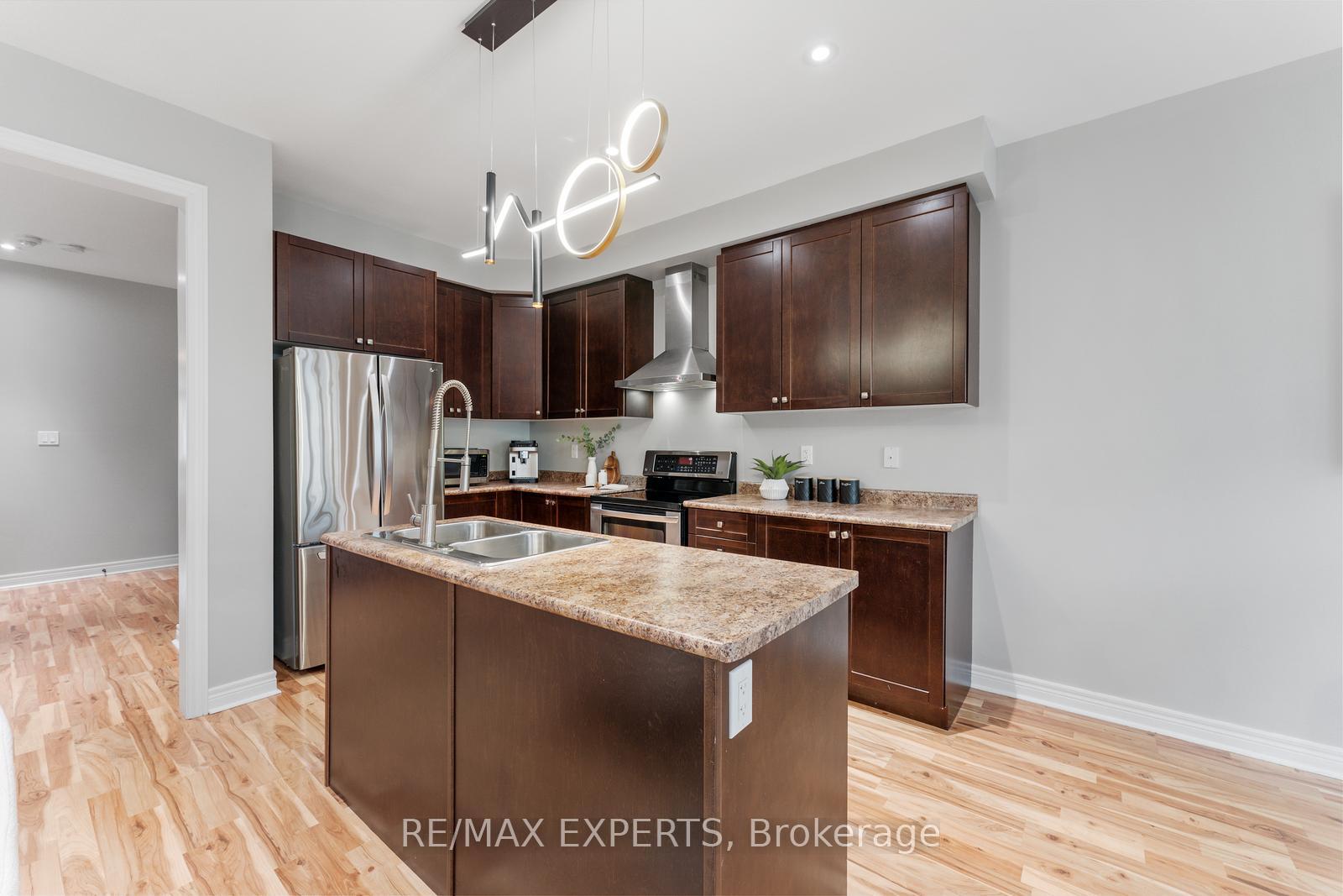 Photo 21 of 29 Sharpe Crescent, New Tecumseth, Tottenham — HOMEH
