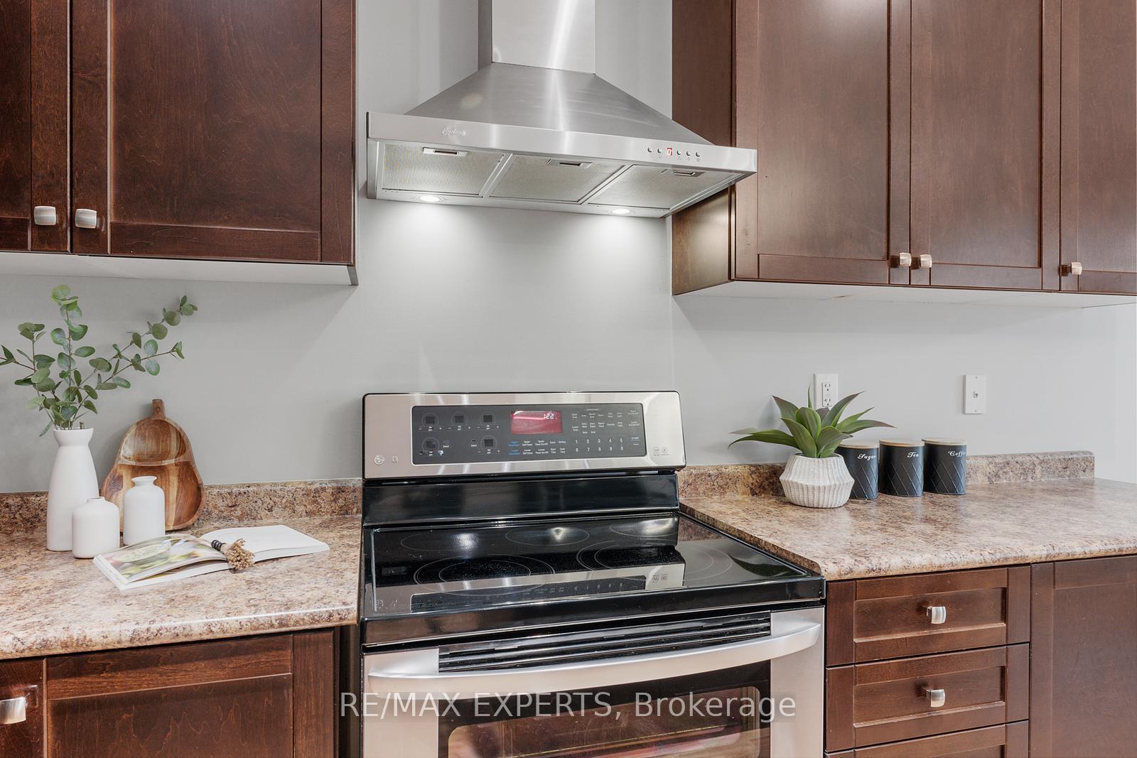 Photo 25 of 29 Sharpe Crescent, New Tecumseth, Tottenham — HOMEH