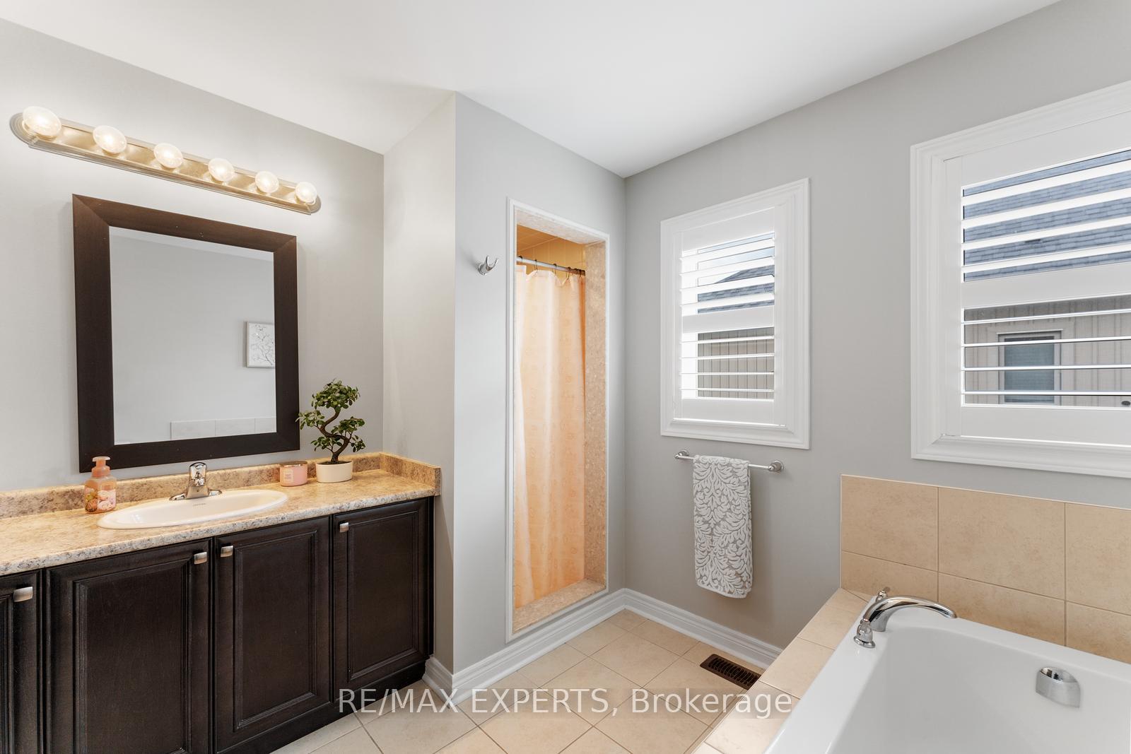Photo 35 of 29 Sharpe Crescent, New Tecumseth, Tottenham — HOMEH