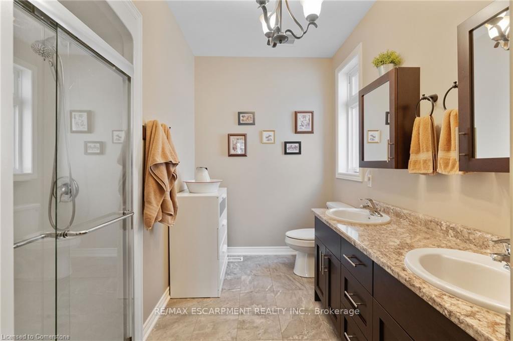 Photo 25 of 58 Rosewood Crescent, Pelham, Fonthill — HOMEH
