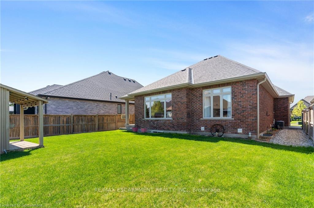 Photo 42 of 58 Rosewood Crescent, Pelham, Fonthill — HOMEH
