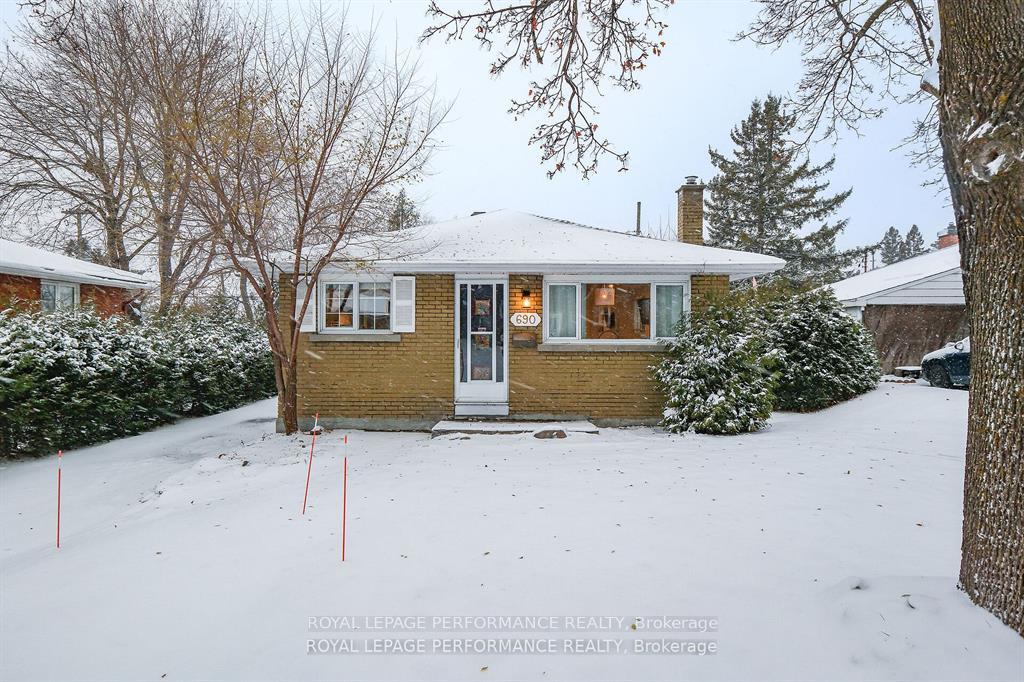 Photo 3 of 690 Roanoke Street, Ottawa, Carson Meadows — HOMEH