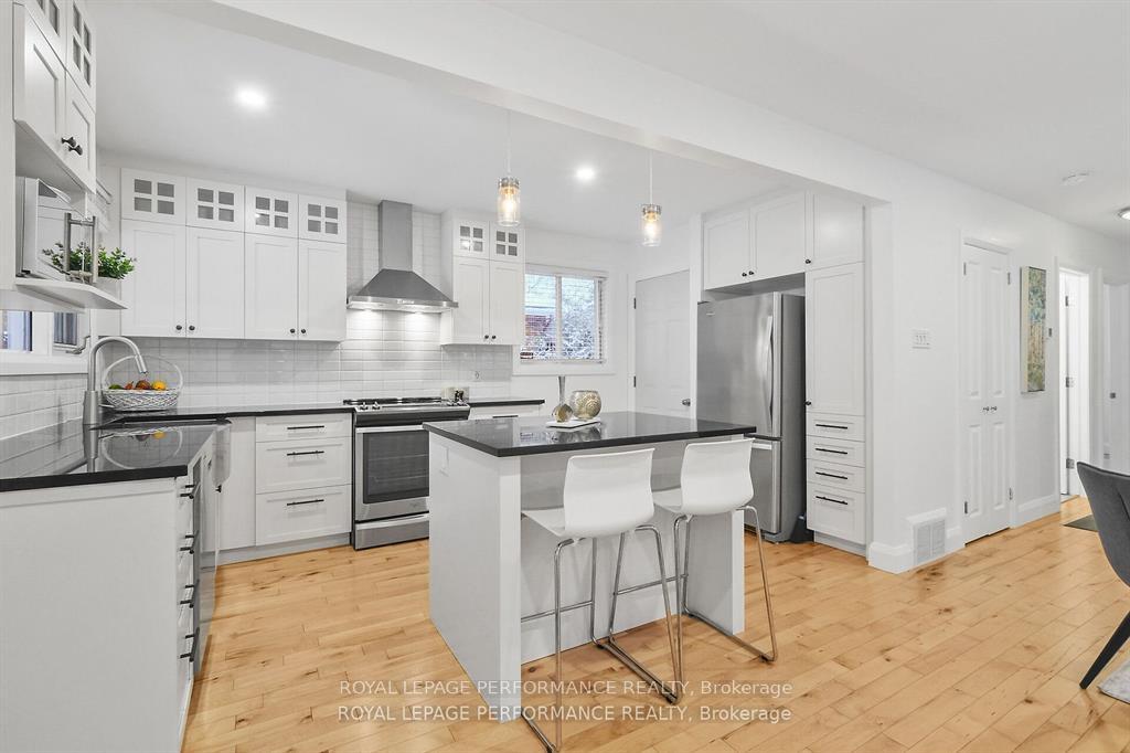 Photo 6 of 690 Roanoke Street, Ottawa, Carson Meadows — HOMEH