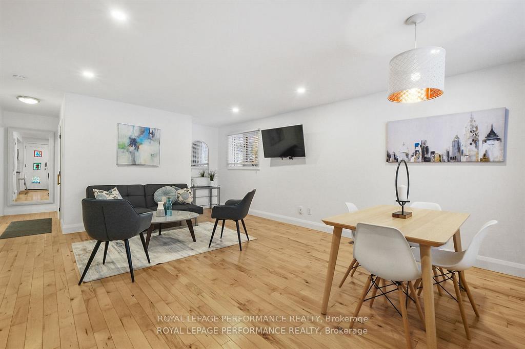 Photo 11 of 690 Roanoke Street, Ottawa, Carson Meadows — HOMEH