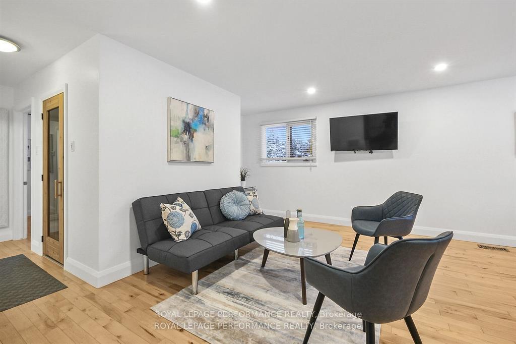 Photo 14 of 690 Roanoke Street, Ottawa, Carson Meadows — HOMEH