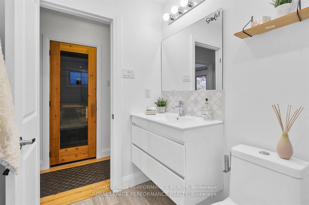 Photo 21 of 690 Roanoke Street, Ottawa, Carson Meadows — HOMEH