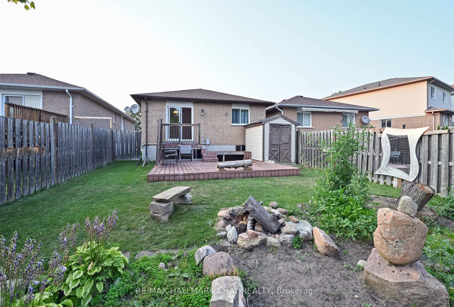 Photo 25 of 37 Kate Aitken Crescent, New Tecumseth, Beeton — HOMEH