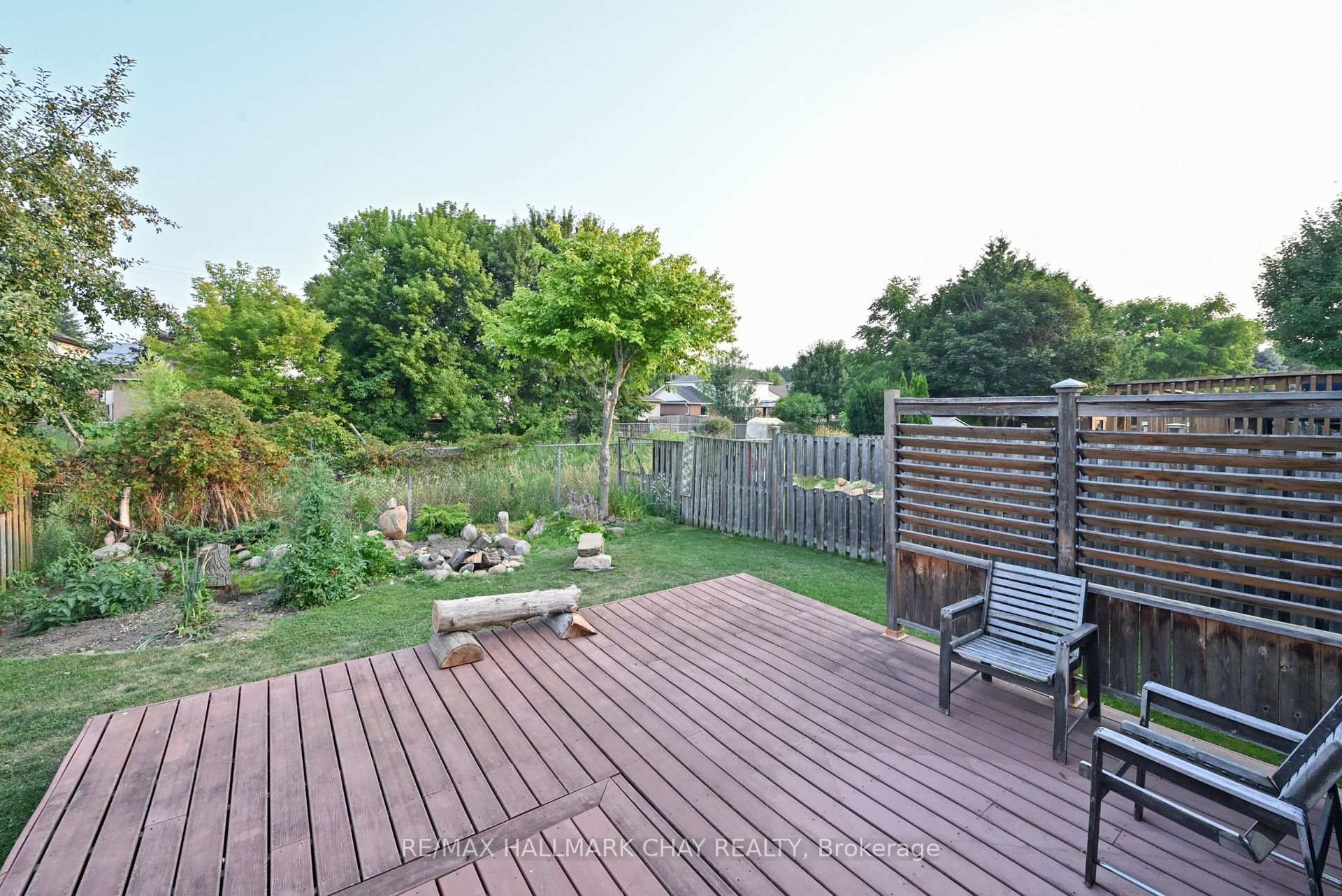 Photo 26 of 37 Kate Aitken Crescent, New Tecumseth, Beeton — HOMEH