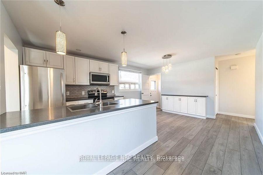 Photo 1 of 5746 Heritage Drive, Niagara Falls, Church's Lane — HOMEH
