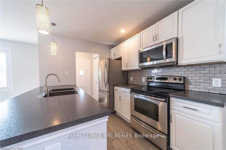 Photo 5 of 5746 Heritage Drive, Niagara Falls, Church's Lane — HOMEH