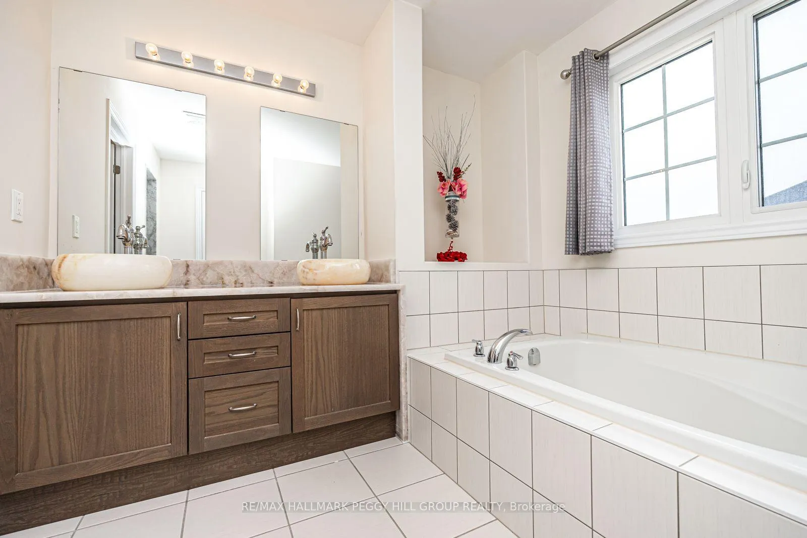 Photo 10 of 3027 Monarch Drive, Orillia — HOMEH
