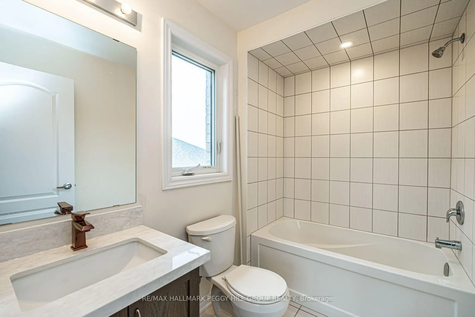 Photo 12 of 3027 Monarch Drive, Orillia — HOMEH