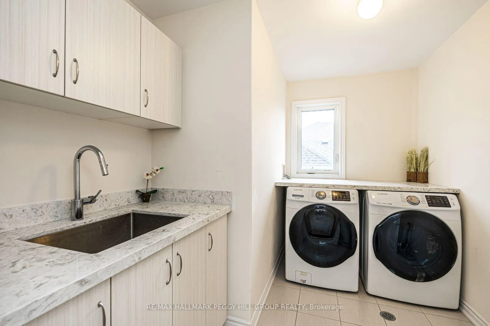 Photo 16 of 3027 Monarch Drive, Orillia — HOMEH