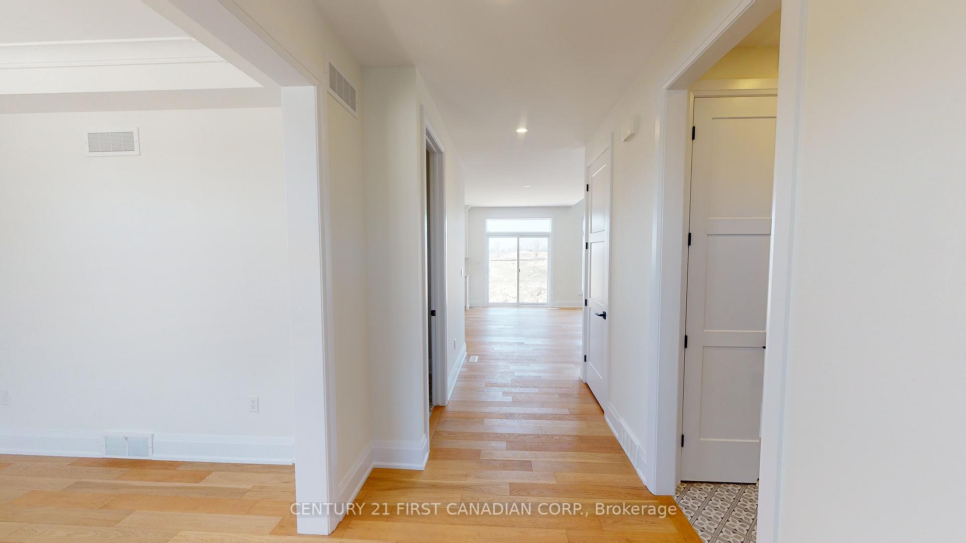 Photo 3 of 22 Postma Crescent, North Middlesex, Alisa Craig — HOMEH