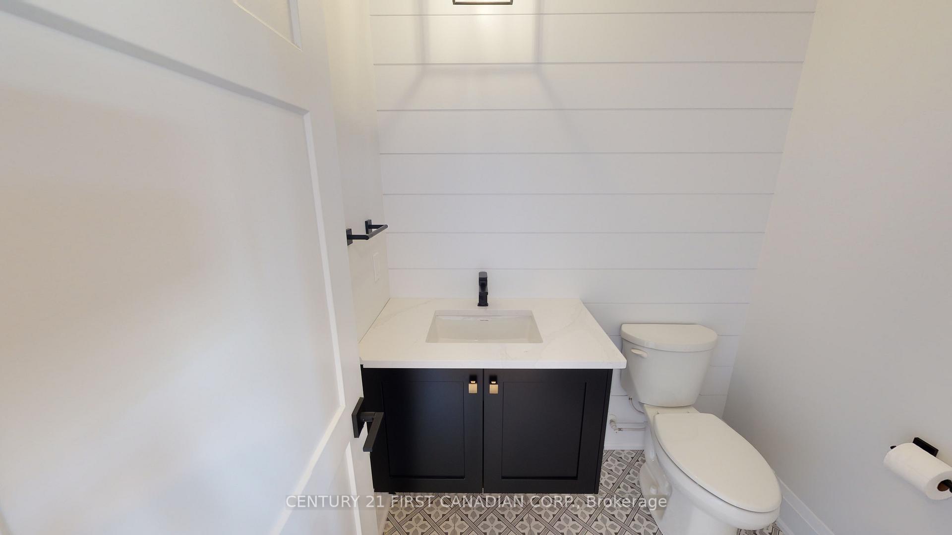 Photo 6 of 22 Postma Crescent, North Middlesex, Alisa Craig — HOMEH
