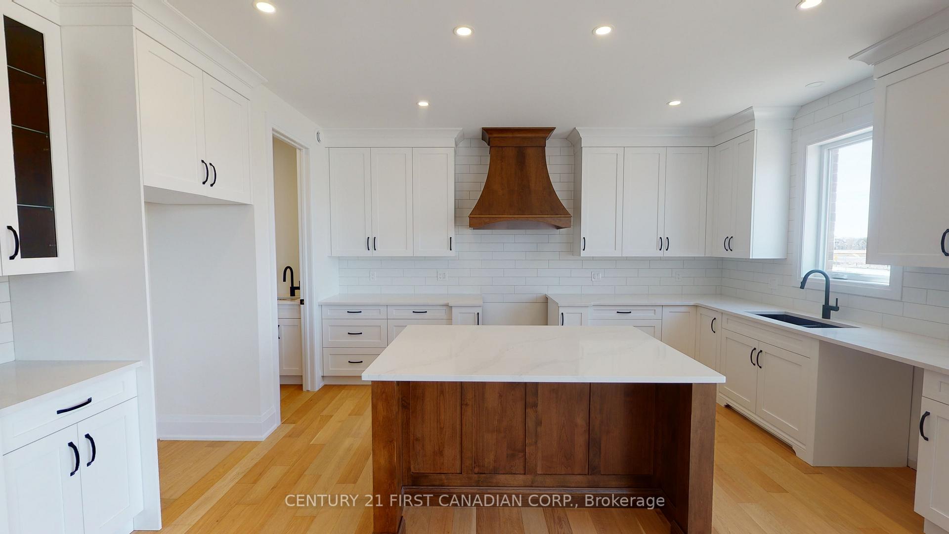 Photo 8 of 22 Postma Crescent, North Middlesex, Alisa Craig — HOMEH