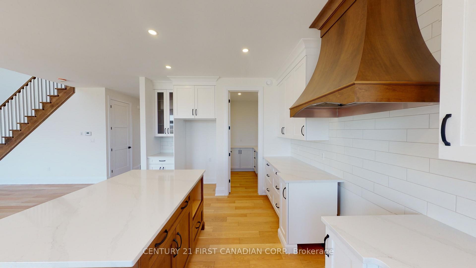 Photo 10 of 22 Postma Crescent, North Middlesex, Alisa Craig — HOMEH