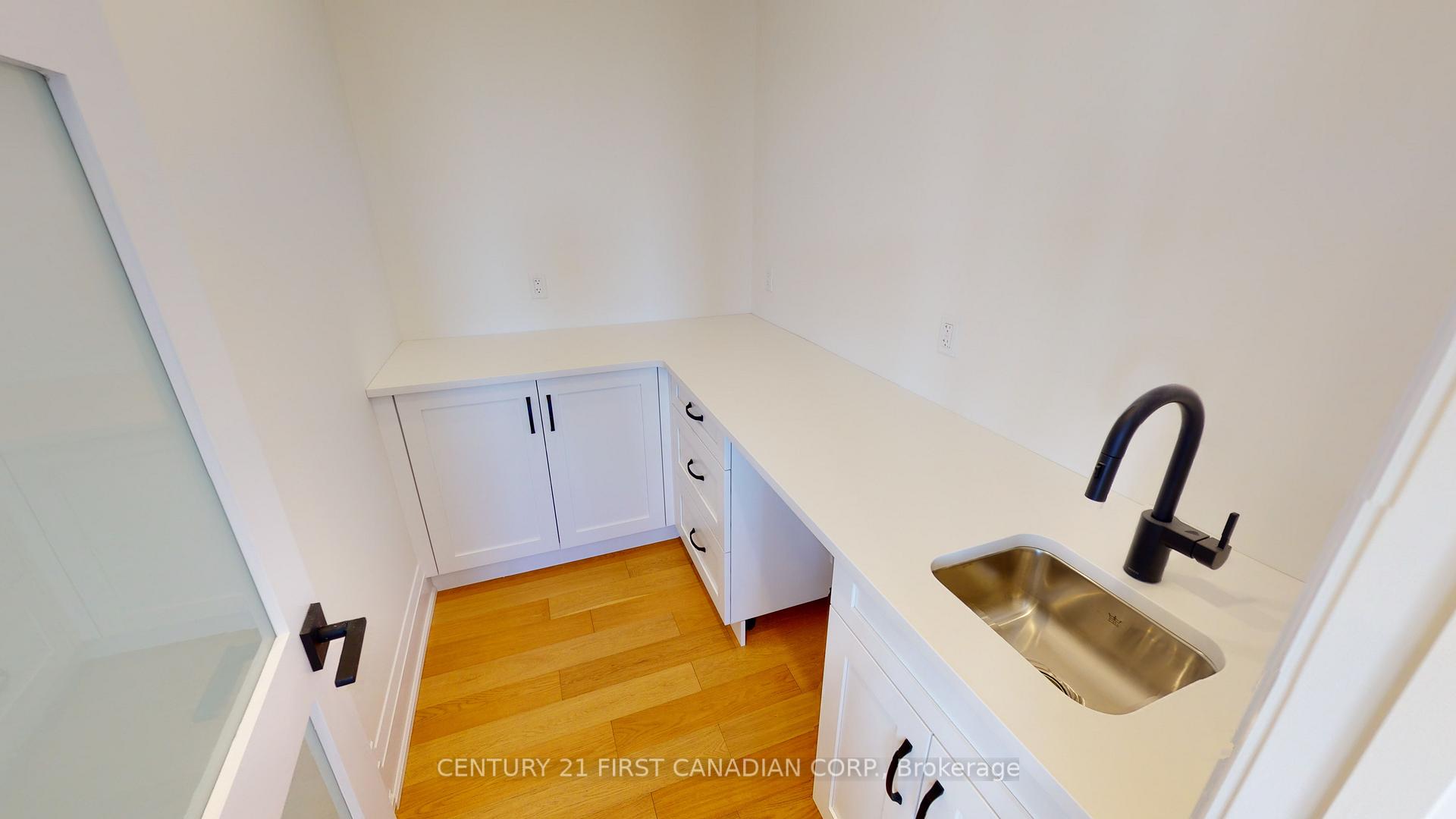 Photo 12 of 22 Postma Crescent, North Middlesex, Alisa Craig — HOMEH
