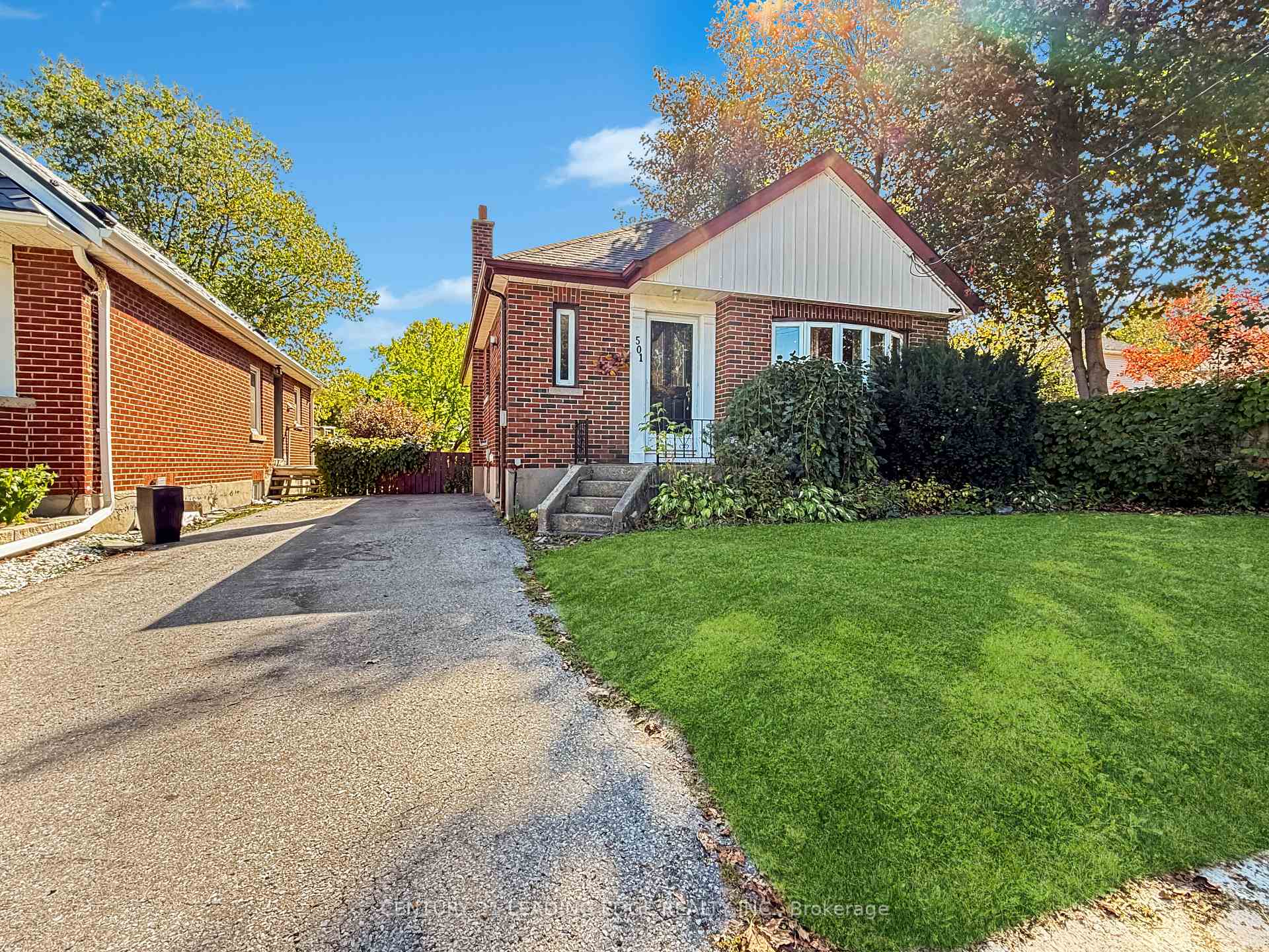 Photo 1 of 501 Bond Street E, Oshawa, O'Neill — HOMEH