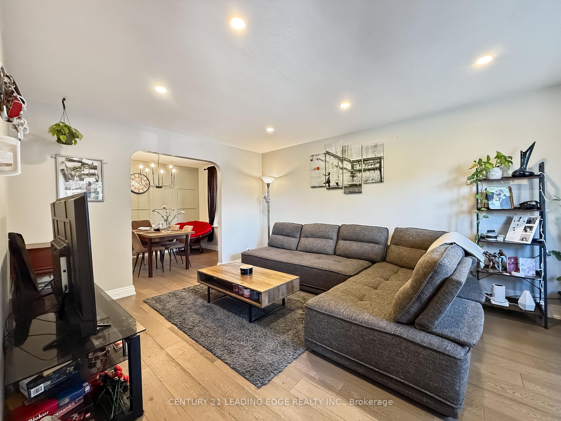 Photo 4 of 501 Bond Street E, Oshawa, O'Neill — HOMEH