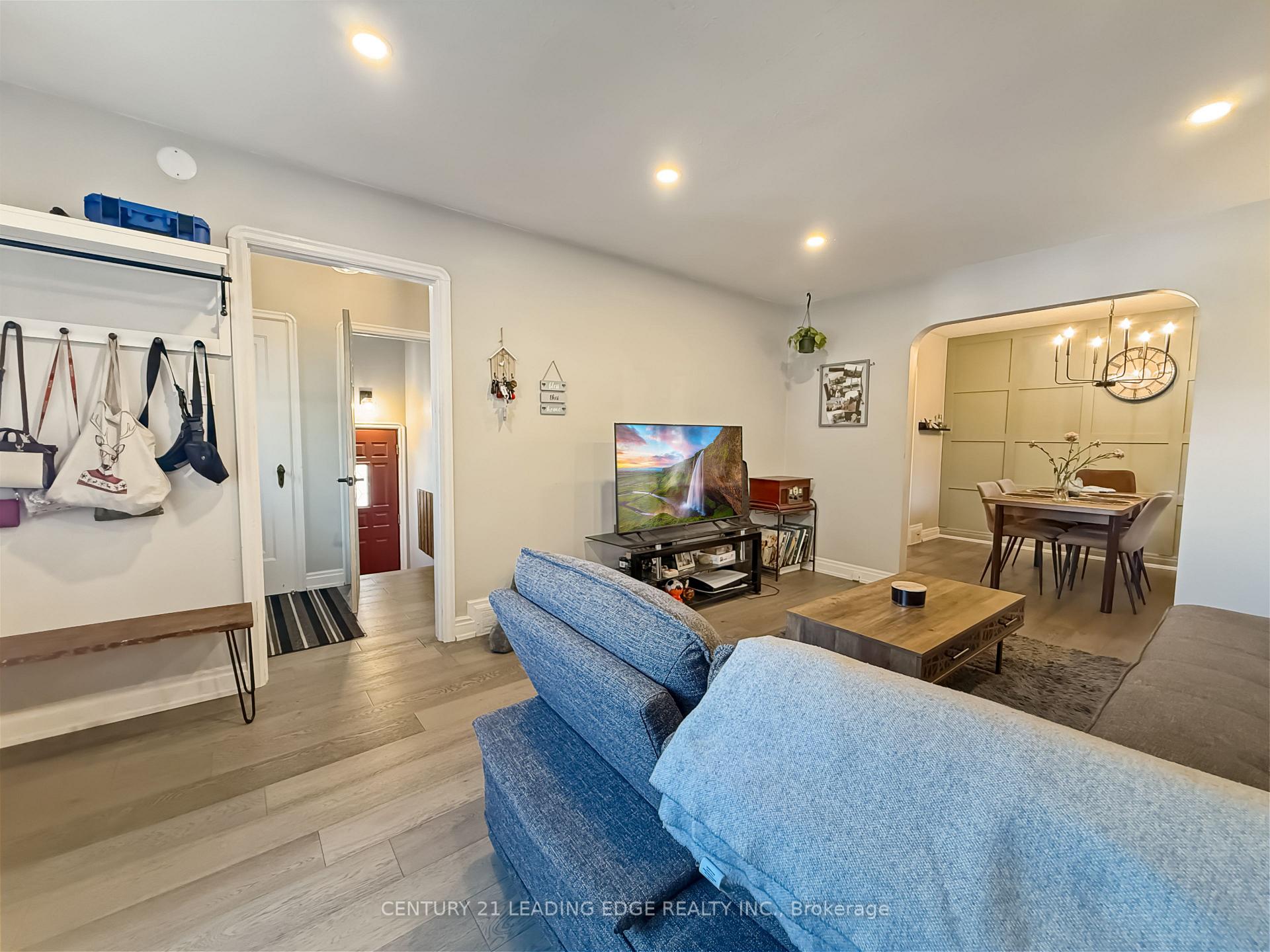 Photo 5 of 501 Bond Street E, Oshawa, O'Neill — HOMEH