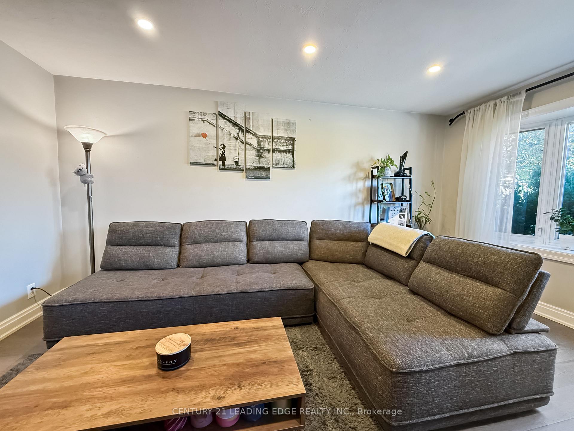 Photo 6 of 501 Bond Street E, Oshawa, O'Neill — HOMEH