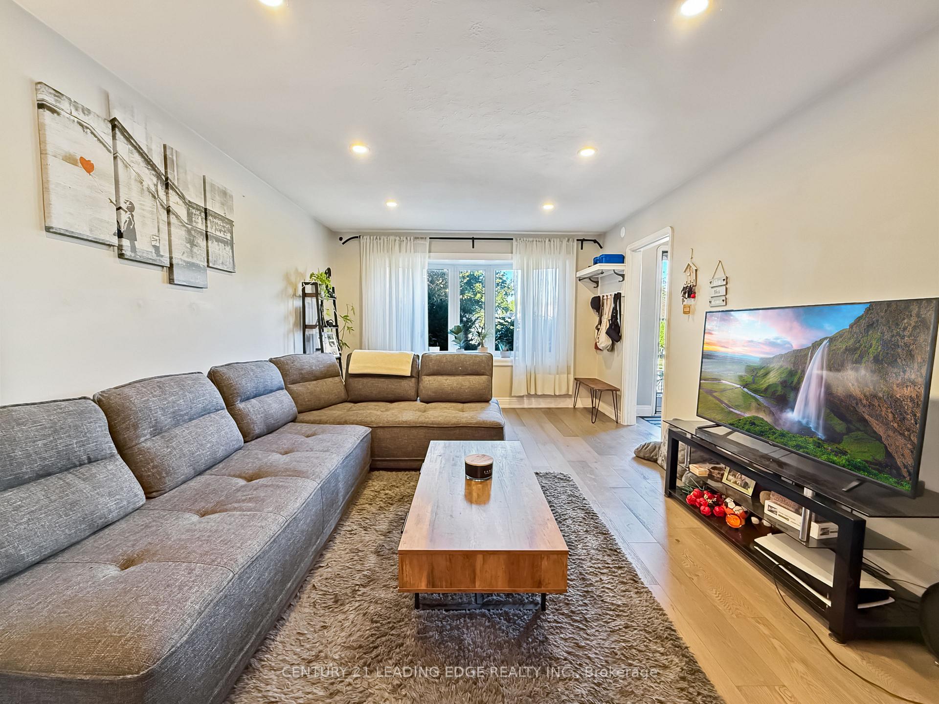Photo 7 of 501 Bond Street E, Oshawa, O'Neill — HOMEH