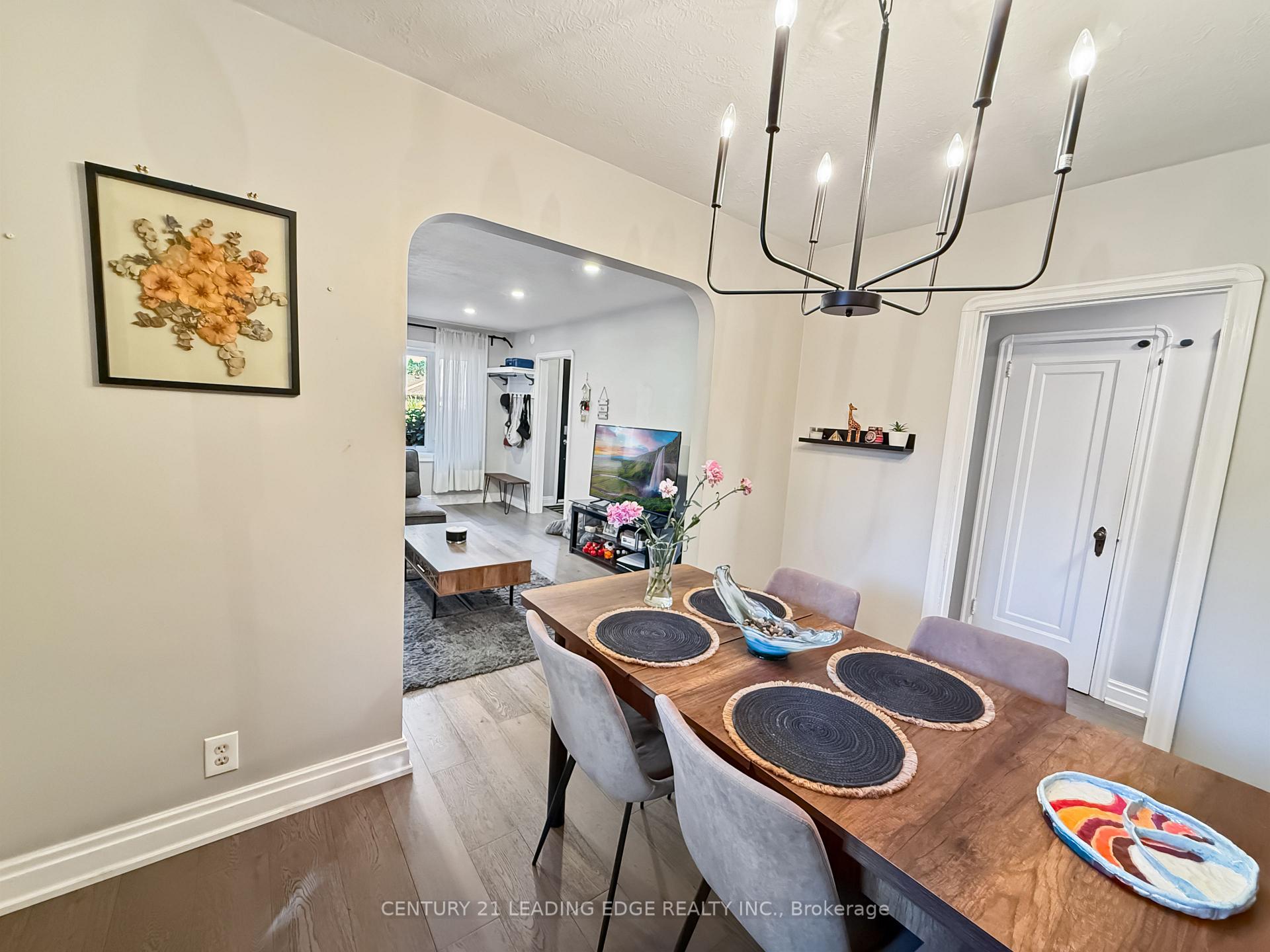 Photo 10 of 501 Bond Street E, Oshawa, O'Neill — HOMEH