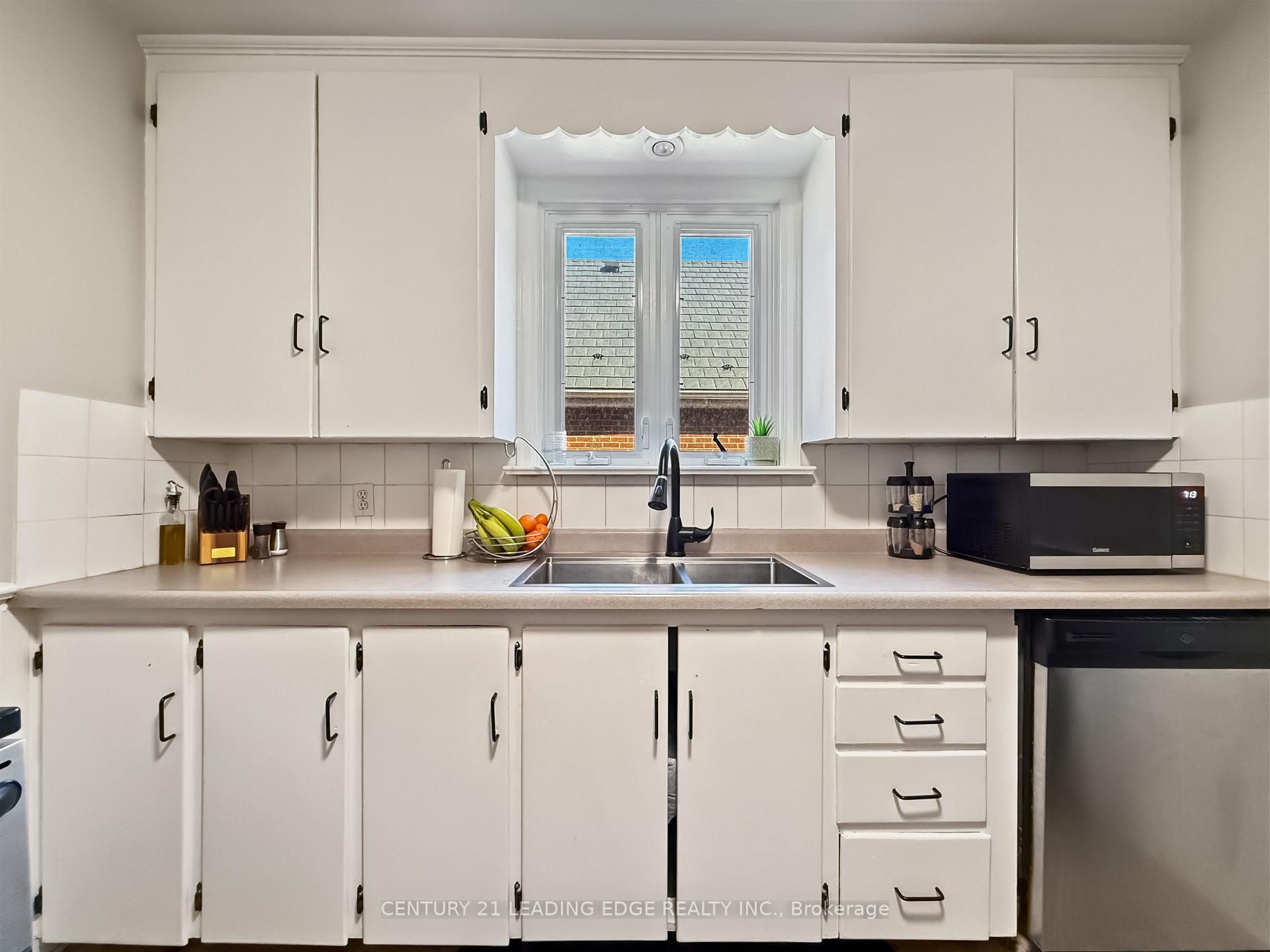 Photo 13 of 501 Bond Street E, Oshawa, O'Neill — HOMEH