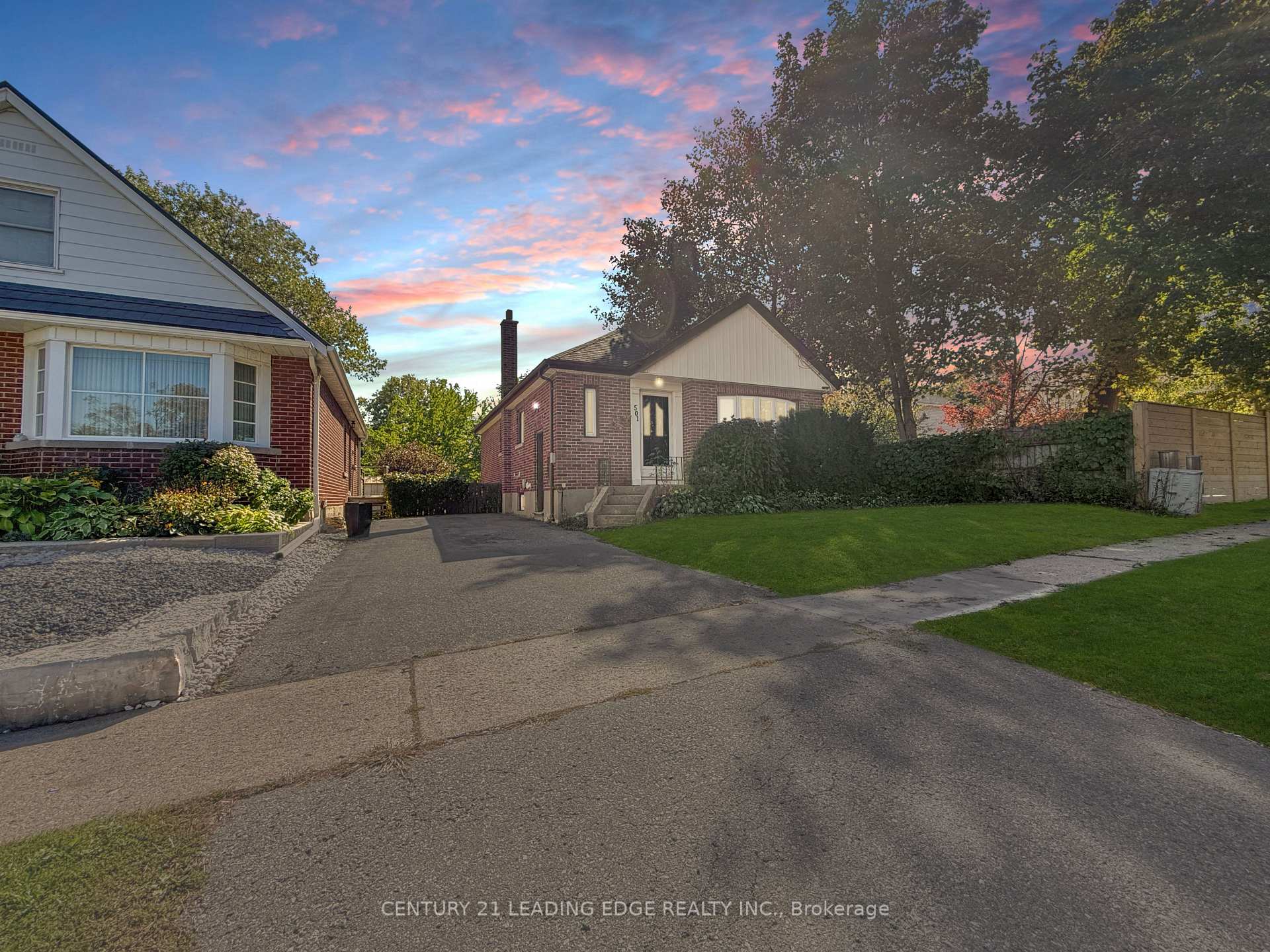 Photo 33 of 501 Bond Street E, Oshawa, O'Neill — HOMEH