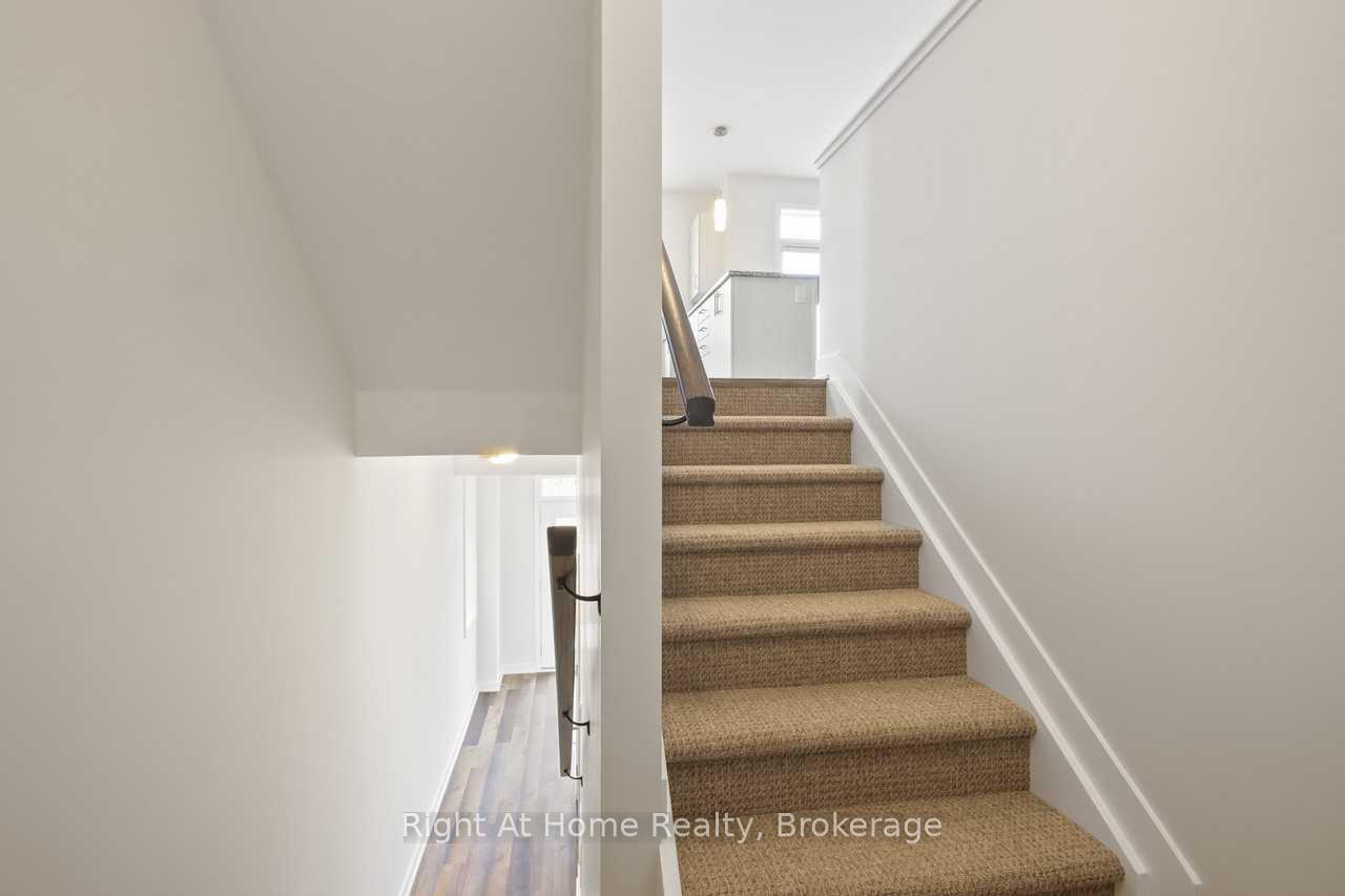 Photo 7 of 533 Lourmarin Private Street, Ottawa, Cumberland West — HOMEH