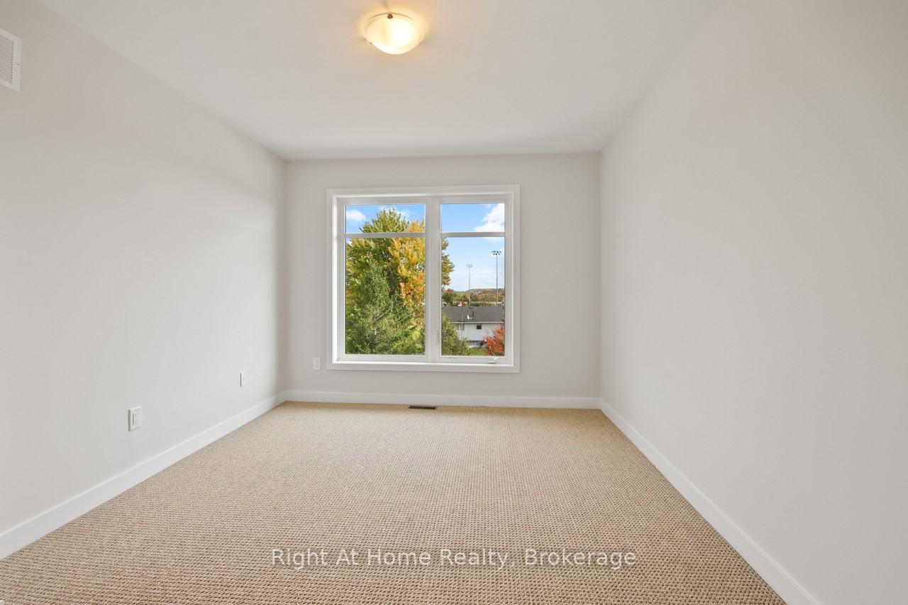 Photo 10 of 533 Lourmarin Private Street, Ottawa, Cumberland West — HOMEH