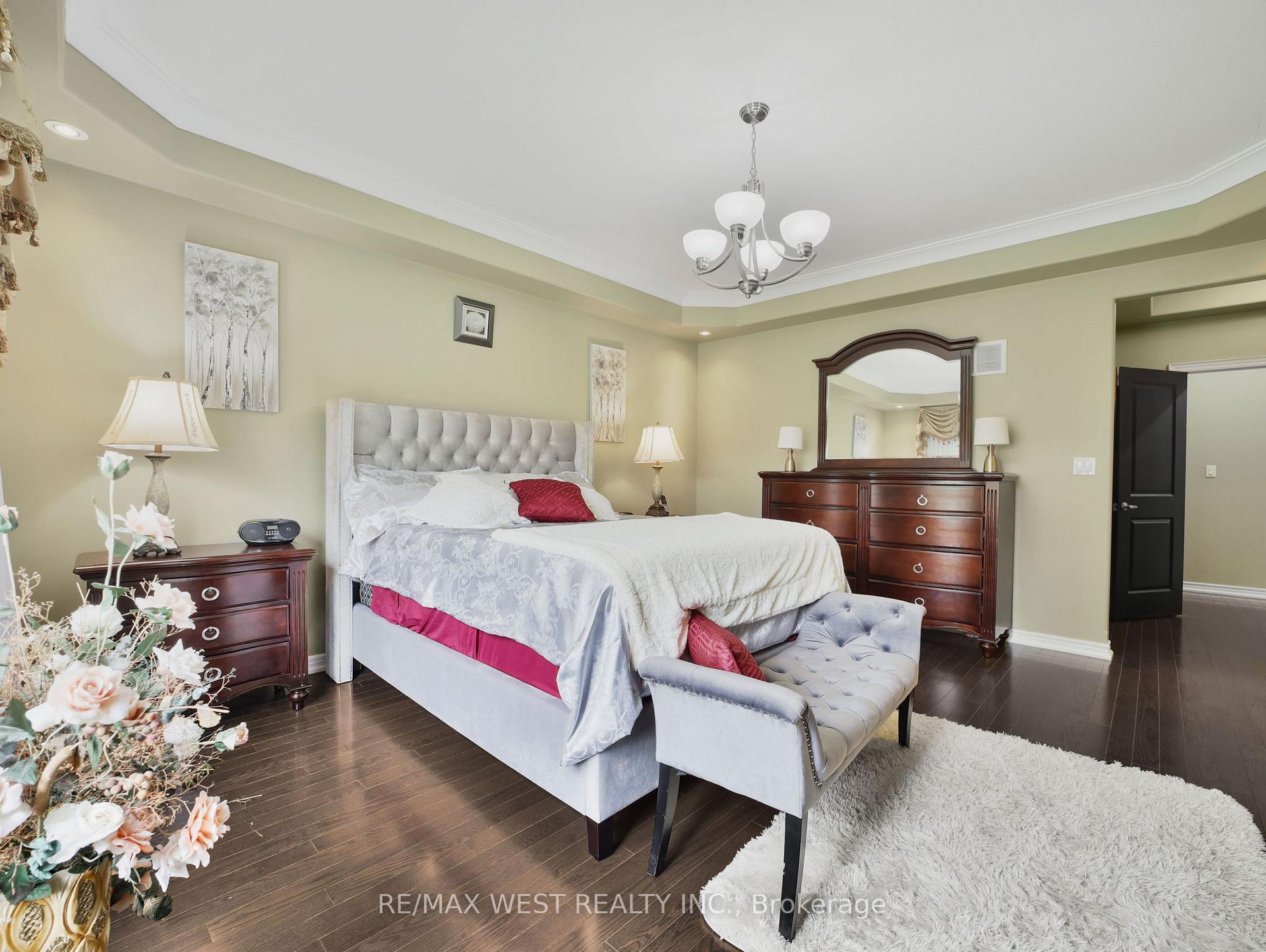 Photo 9 of 59 Cherry Ridge Boulevard, Pelham, Fenwick — HOMEH