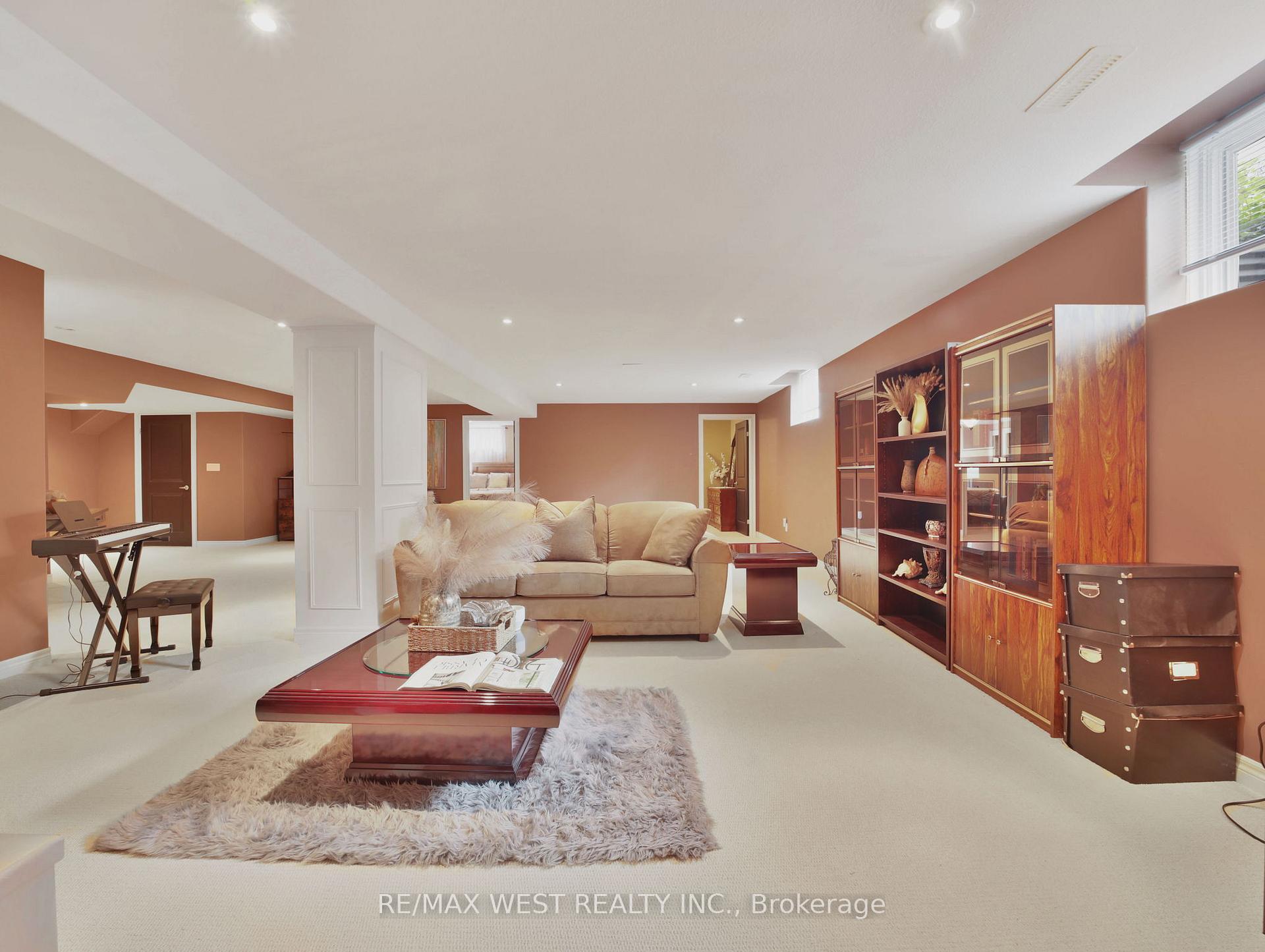 Photo 15 of 59 Cherry Ridge Boulevard, Pelham, Fenwick — HOMEH