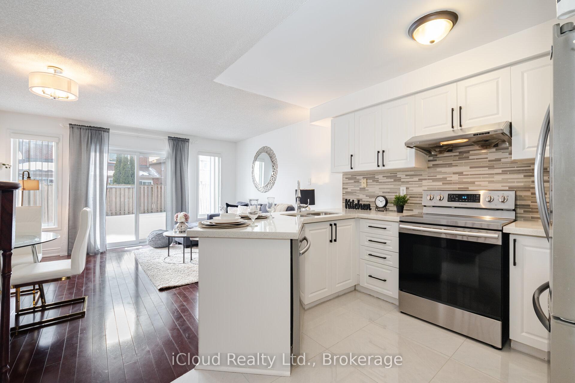 Photo 4 of 5410 Sweetgrass Gate, Mississauga, East Credit — HOMEH