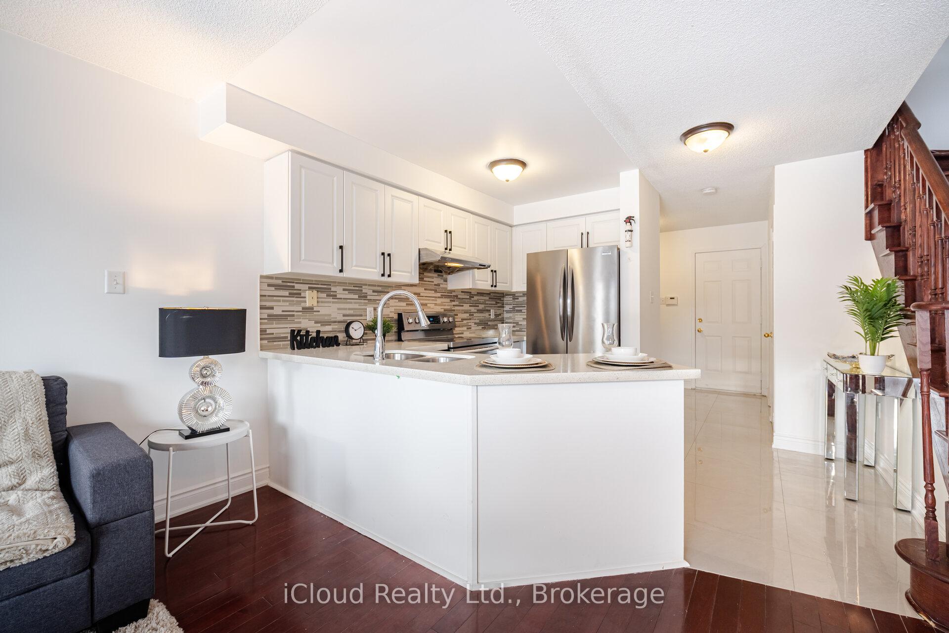 Photo 7 of 5410 Sweetgrass Gate, Mississauga, East Credit — HOMEH