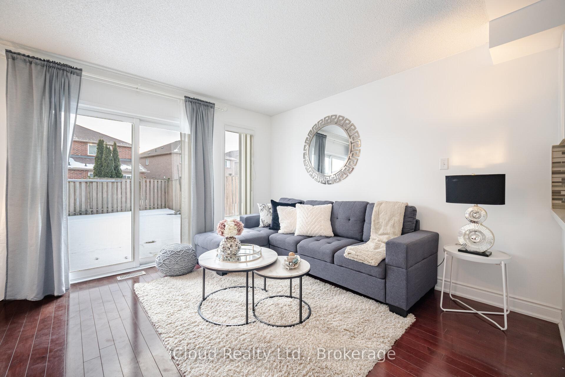 Photo 13 of 5410 Sweetgrass Gate, Mississauga, East Credit — HOMEH